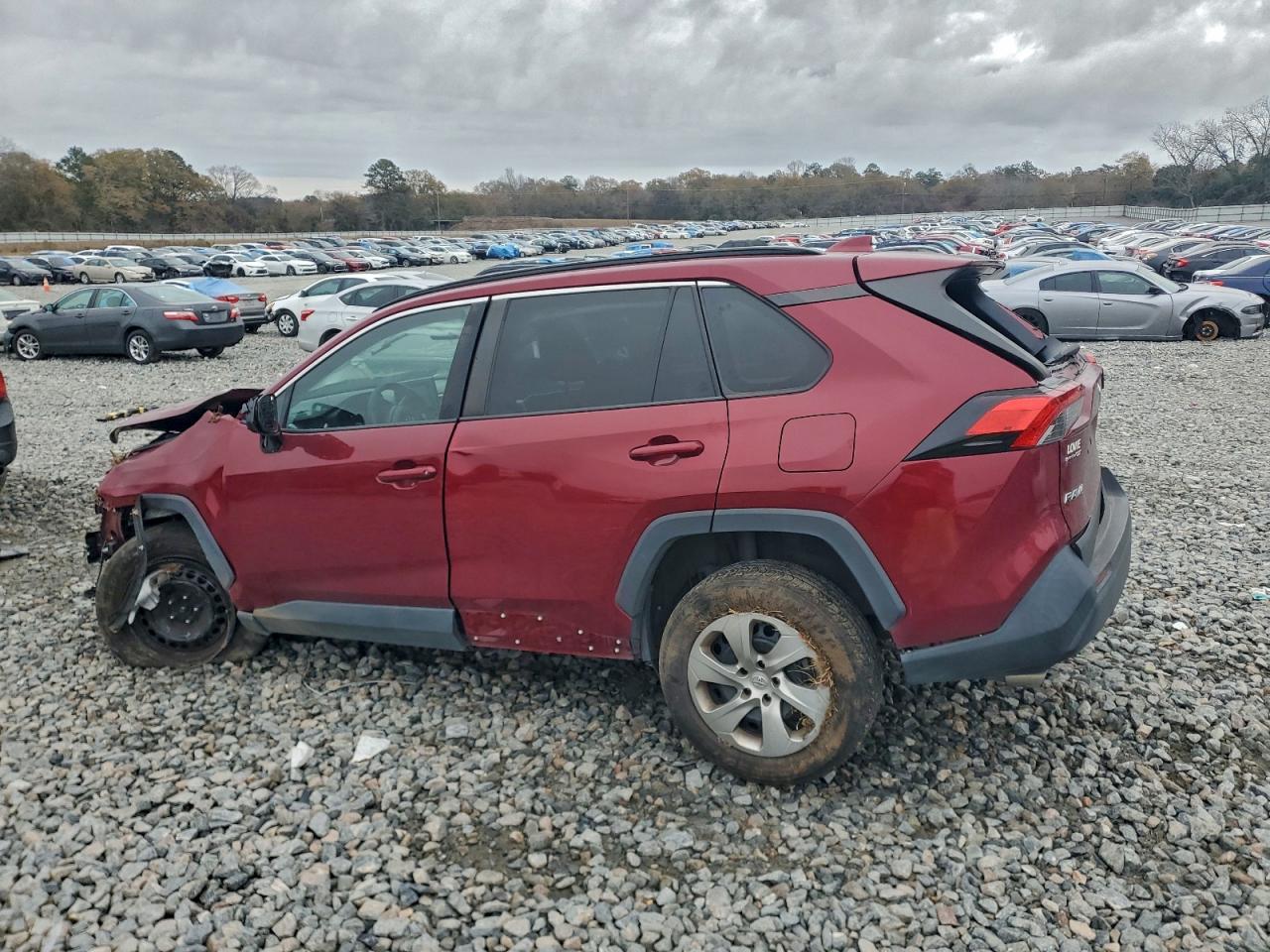 2021 TOYOTA RAV4 LE photo 4