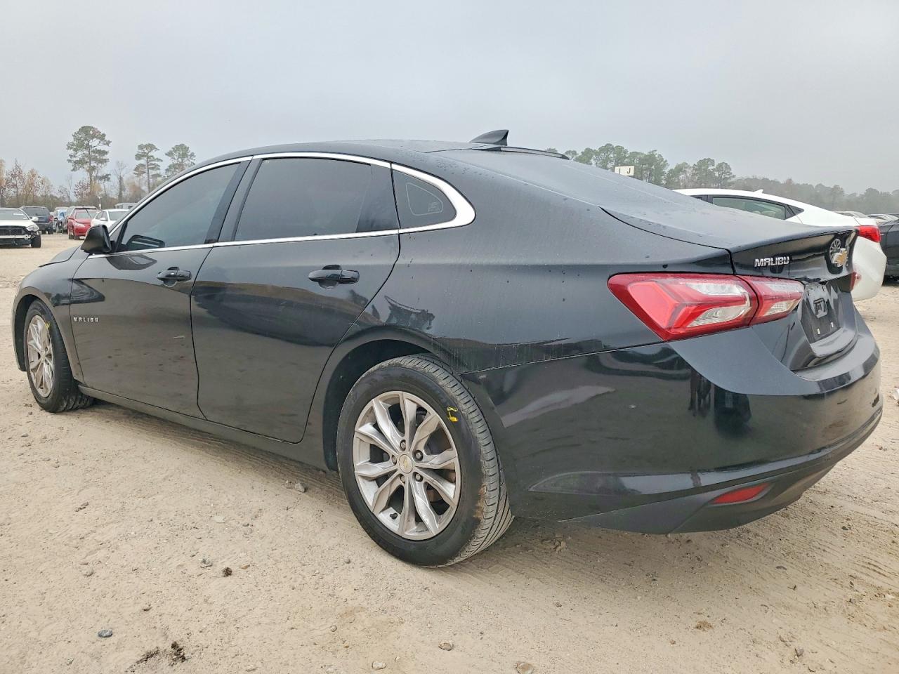 2020 CHEVROLET MALIBU LT photo 2