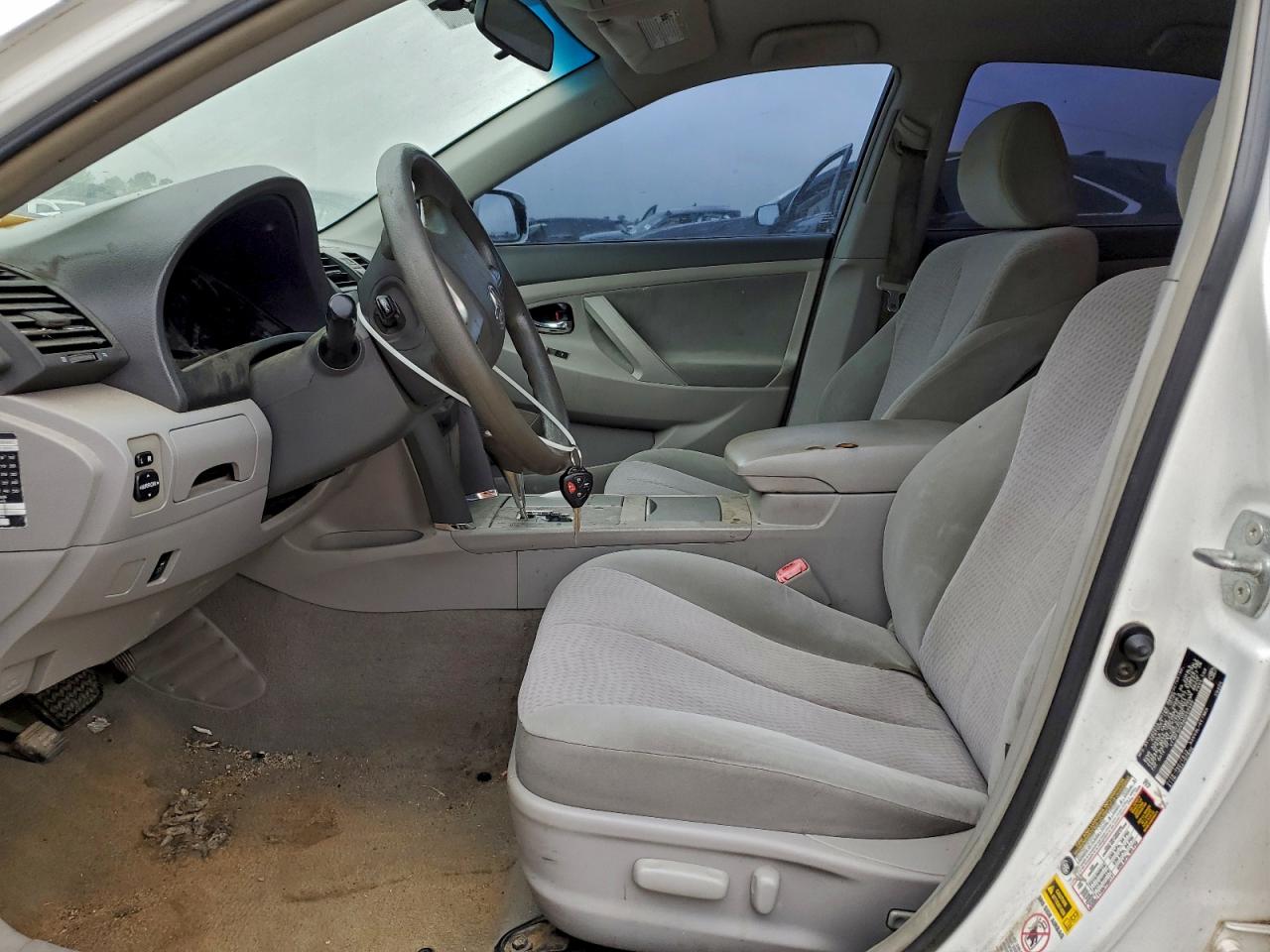 2010 TOYOTA CAMRY BASE photo 13
