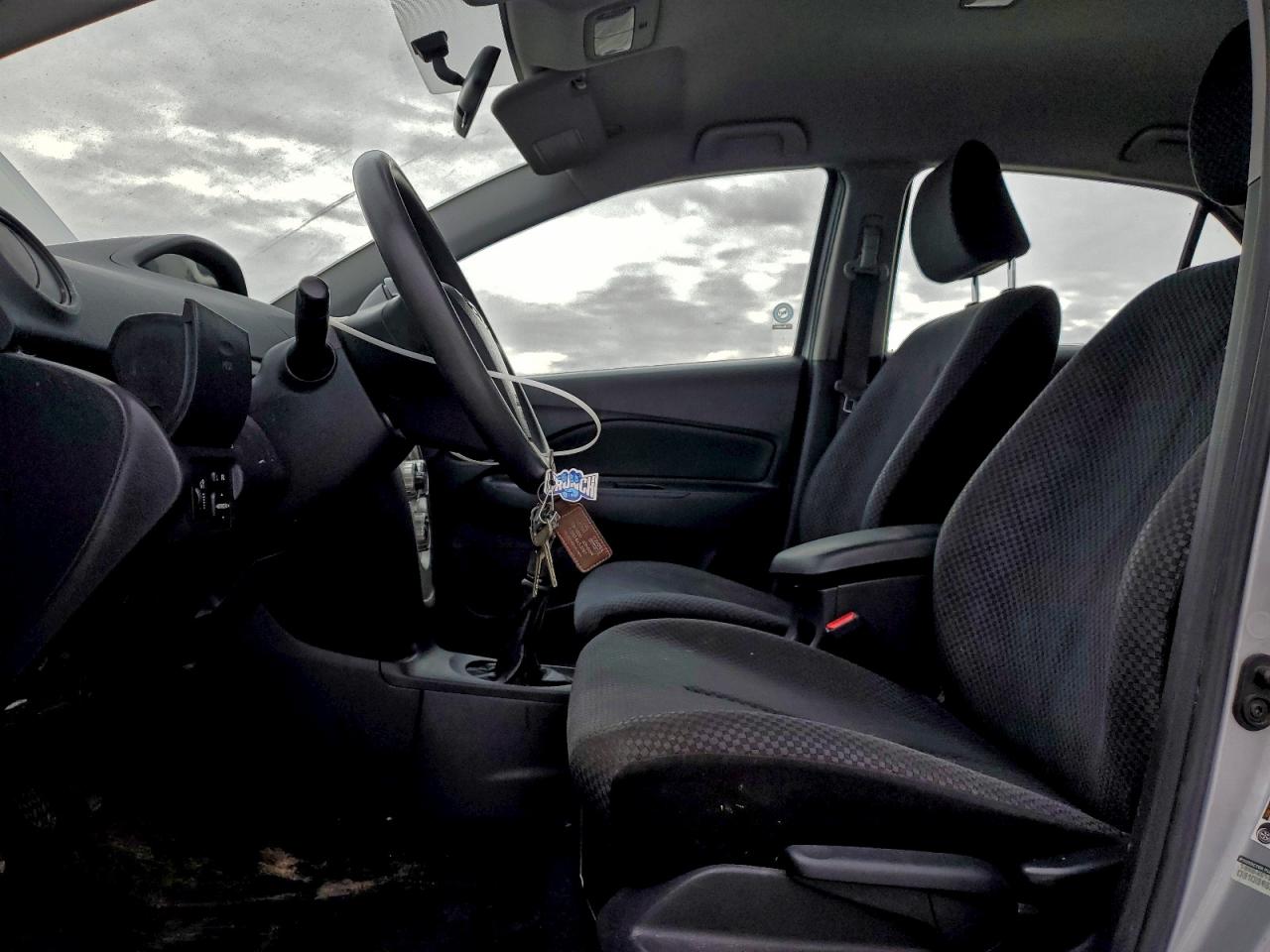2007 TOYOTA YARIS photo 7