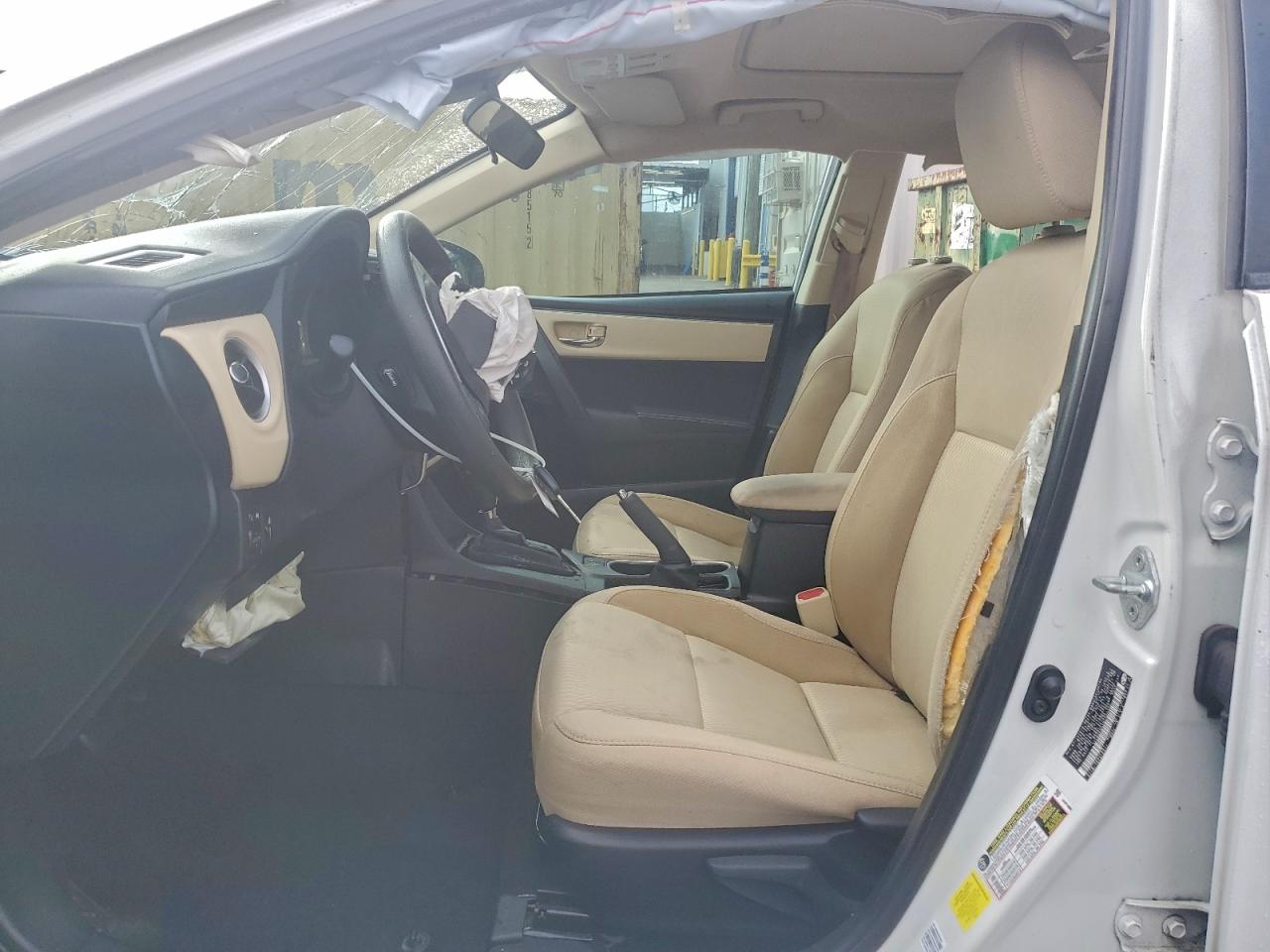 2017 TOYOTA COROLLA L photo 7
