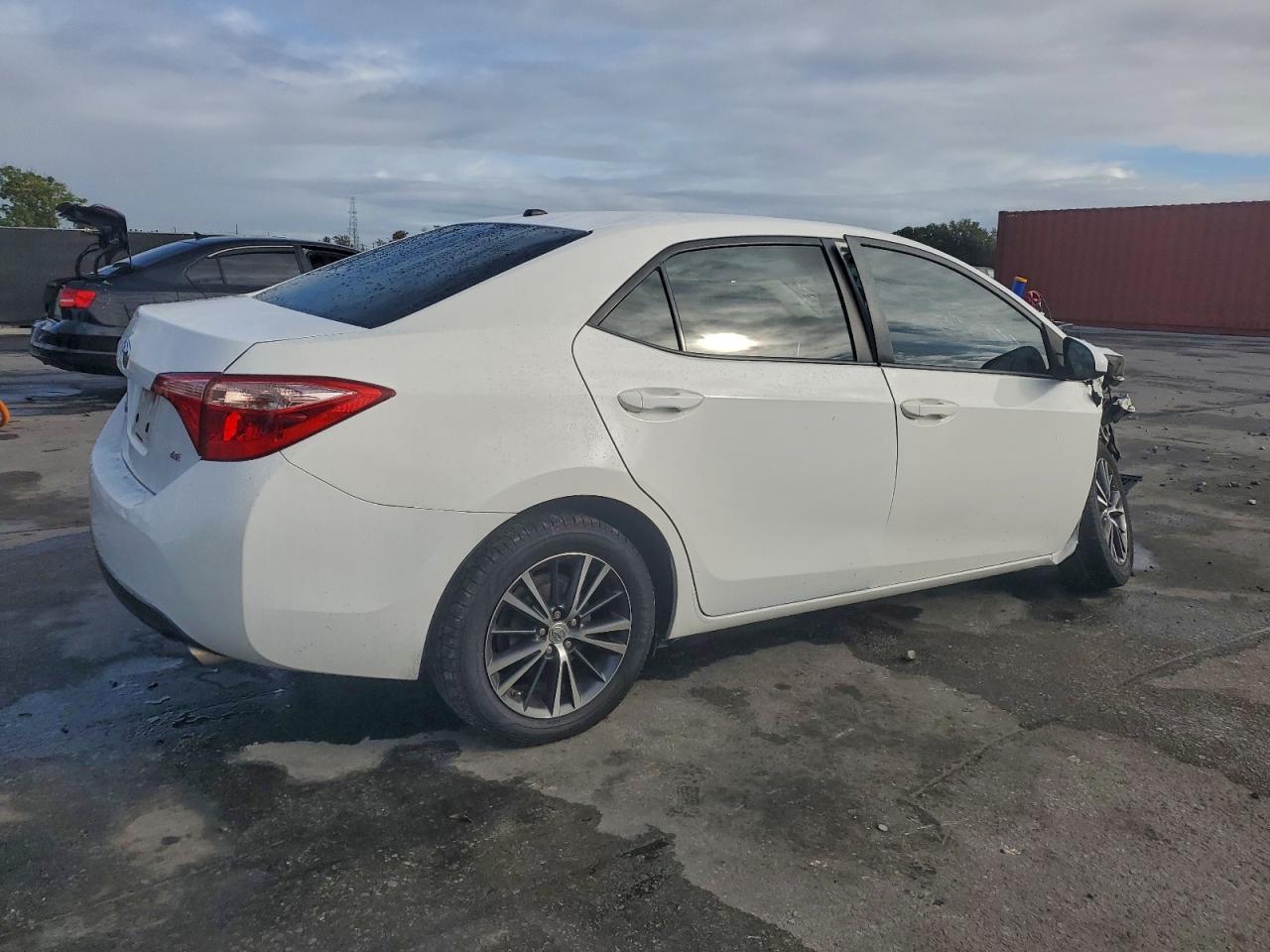 2017 TOYOTA COROLLA L photo 3