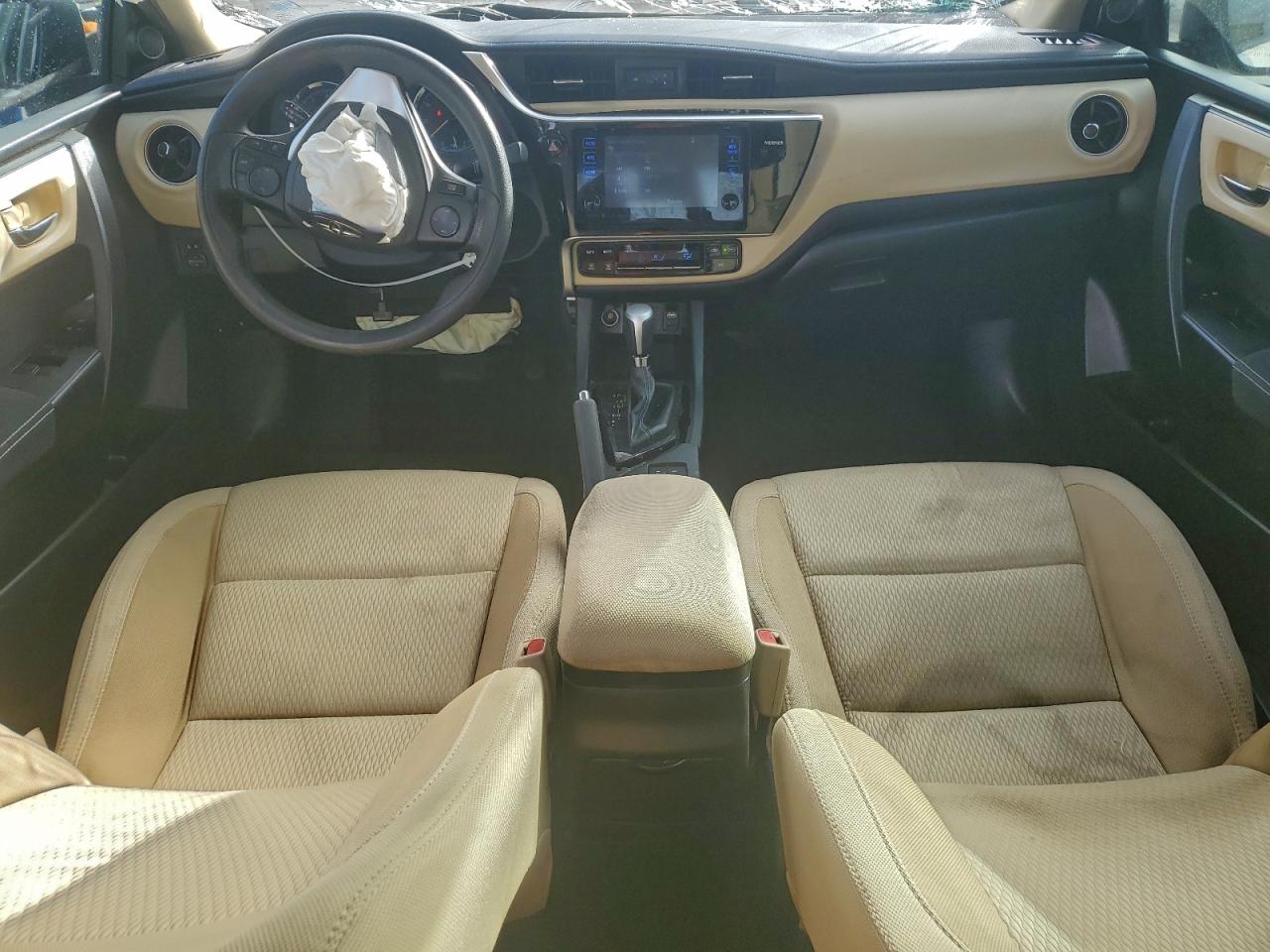 2017 TOYOTA COROLLA L photo 8