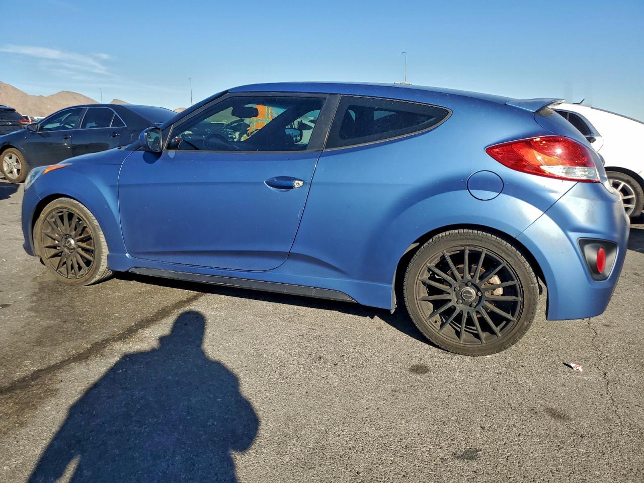 2016 HYUNDAI VELOSTER TURBO photo 2