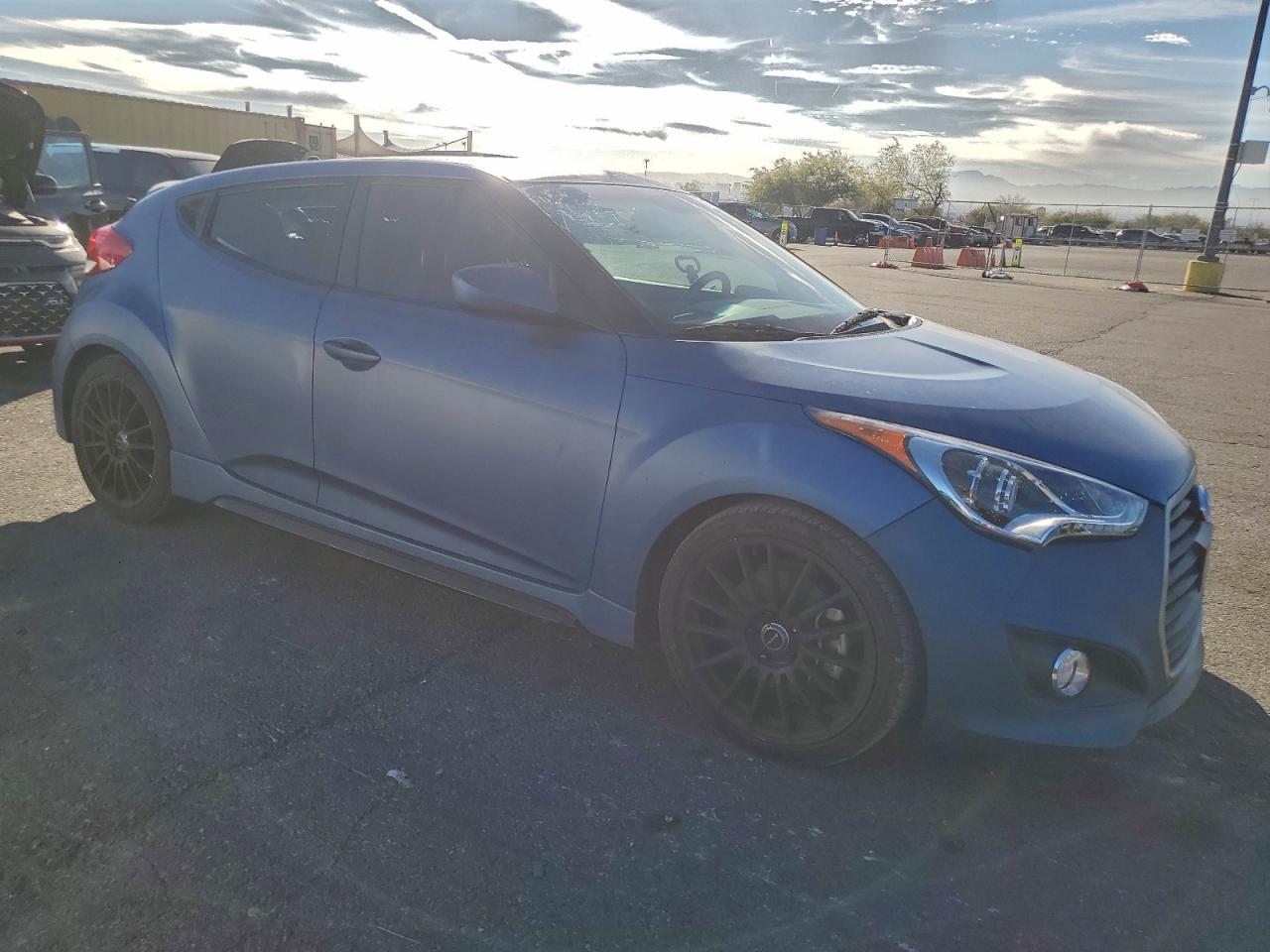 2016 HYUNDAI VELOSTER TURBO photo 4