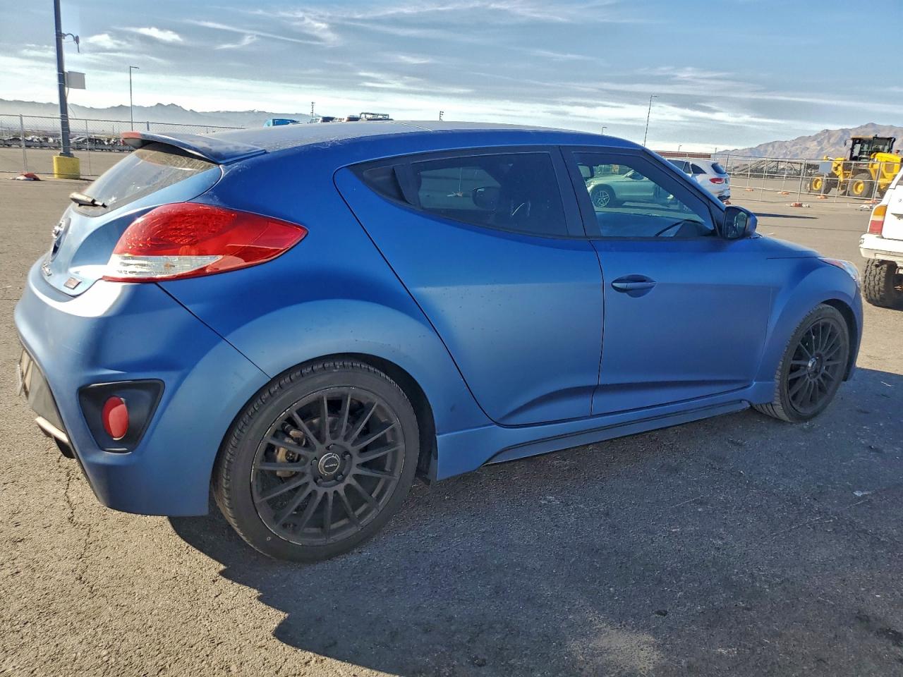 2016 HYUNDAI VELOSTER TURBO photo 3