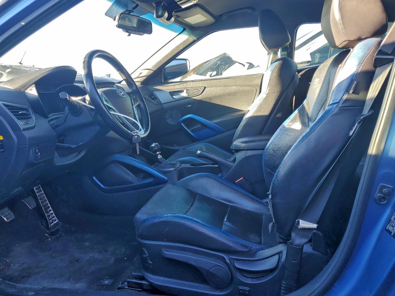 2016 HYUNDAI VELOSTER TURBO photo 7