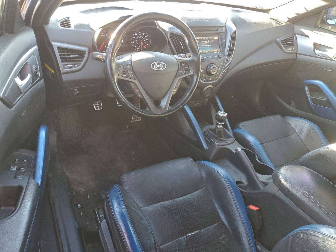 2016 HYUNDAI VELOSTER TURBO photo 8
