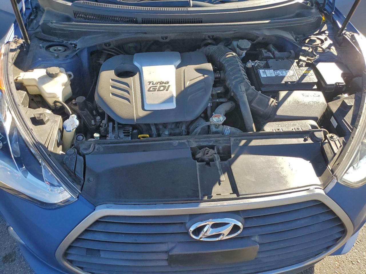 2016 HYUNDAI VELOSTER TURBO photo 11