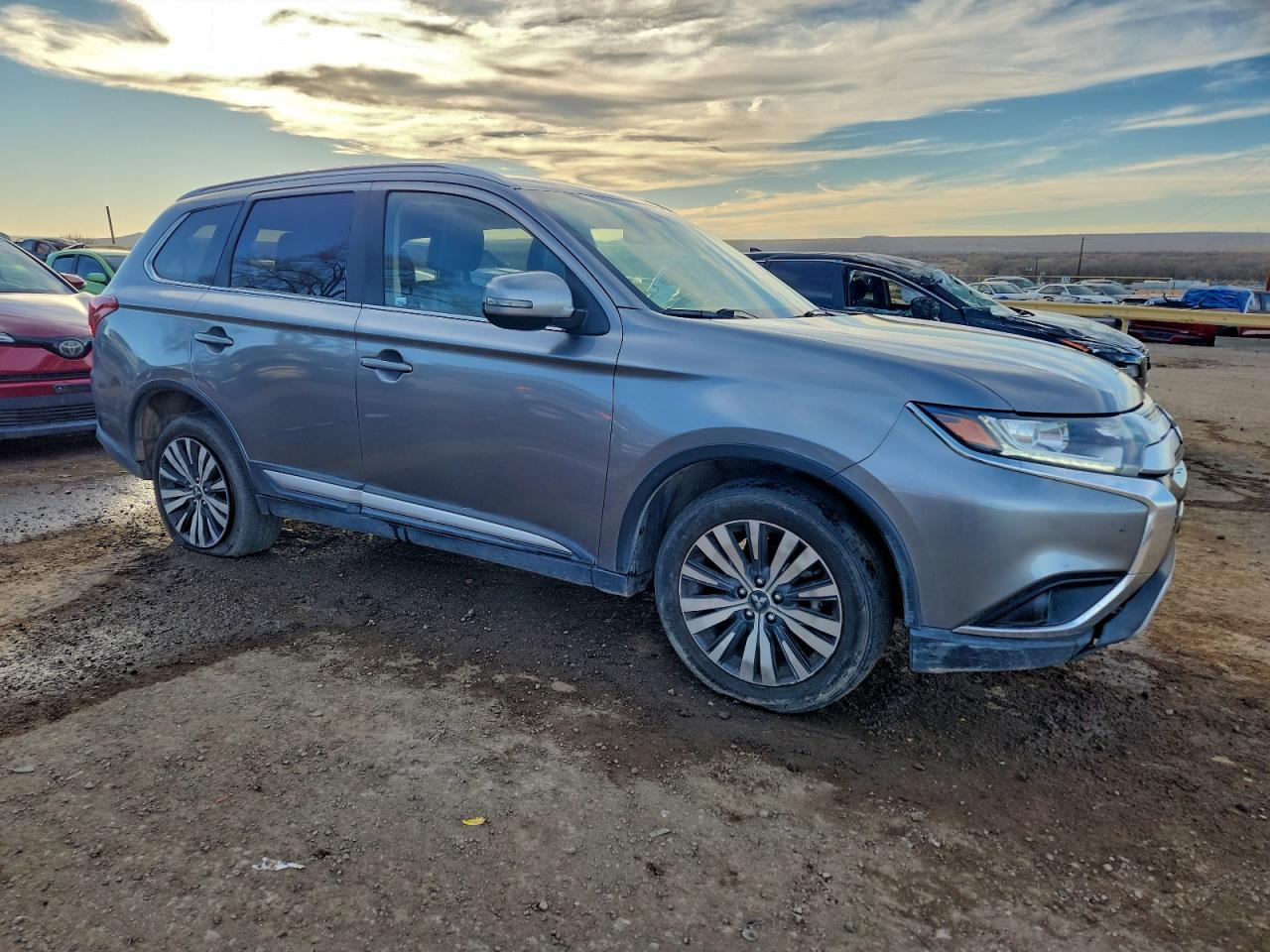 2019 MITSUBISHI OUTLANDER SE photo 4