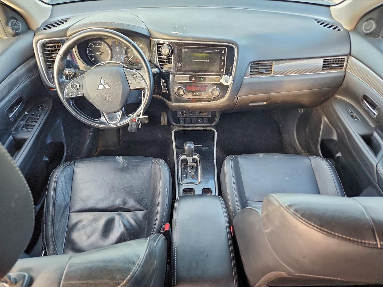 2019 MITSUBISHI OUTLANDER SE photo 8
