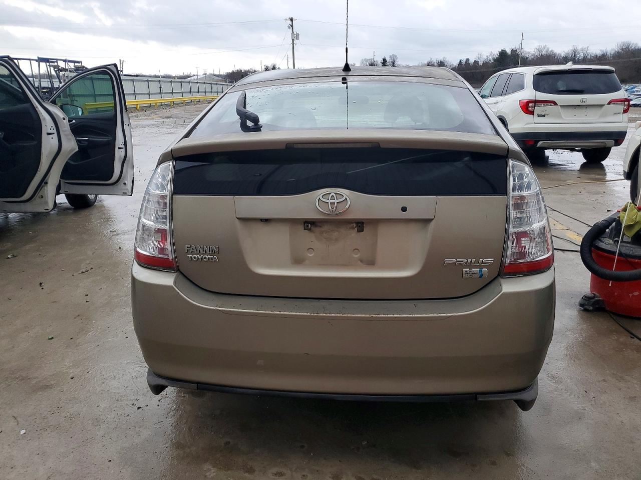 2008 TOYOTA PRIUS BASE photo 11