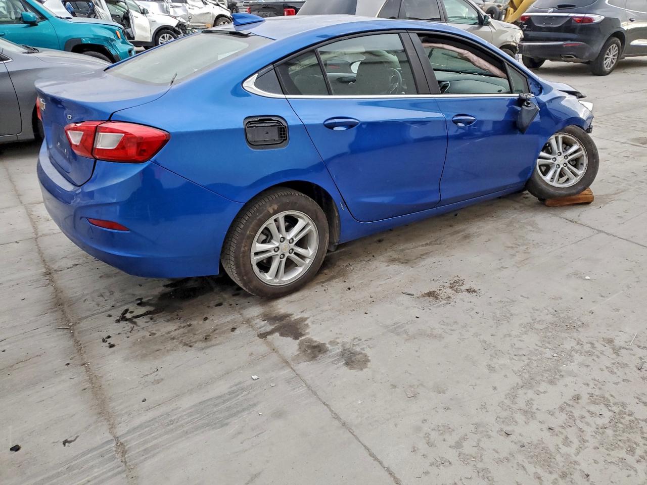 2017 CHEVROLET CRUZE LT photo 5