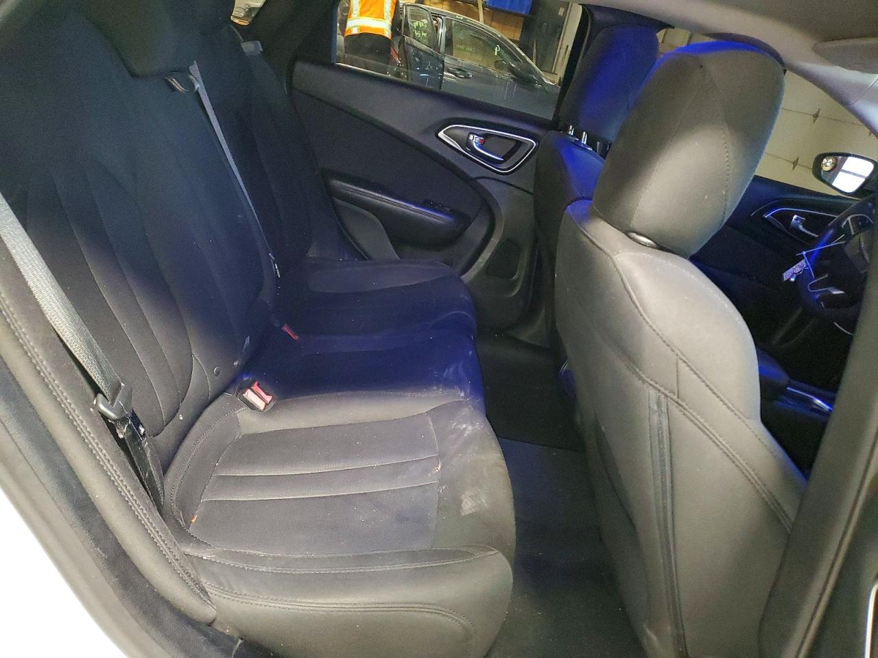2015 CHRYSLER 200 photo 28