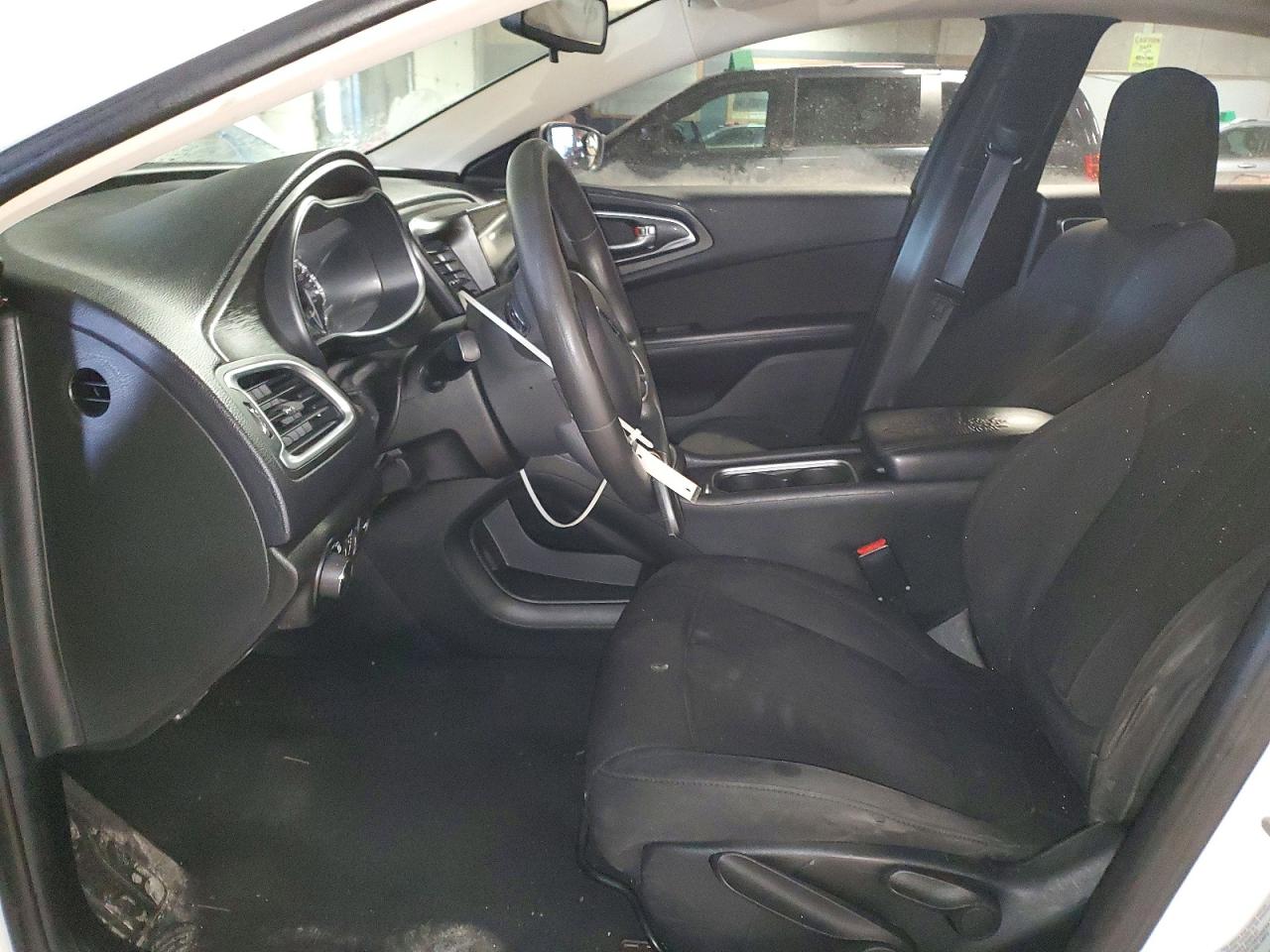 2015 CHRYSLER 200 photo 19