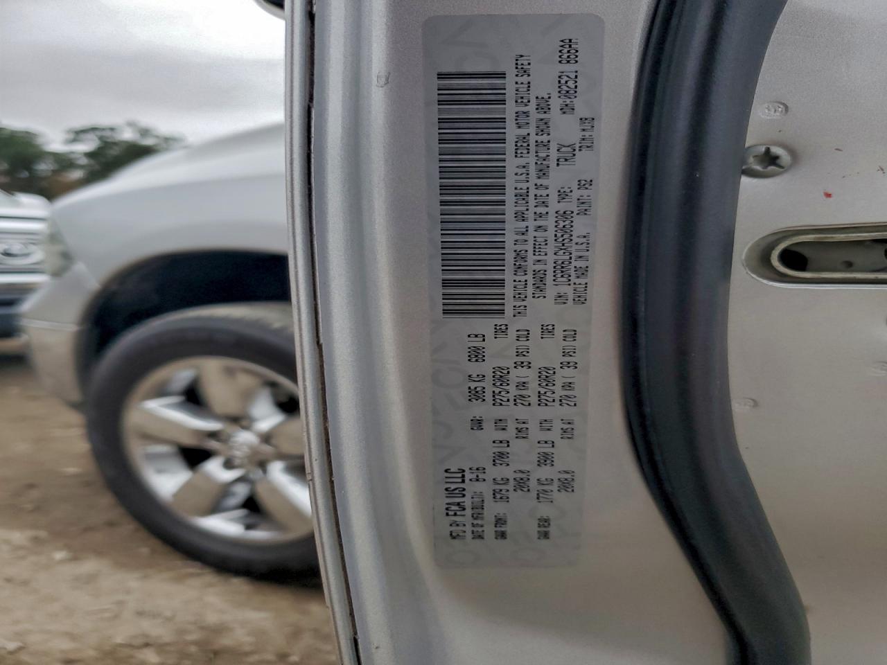 2017 RAM 1500 SLT photo 12