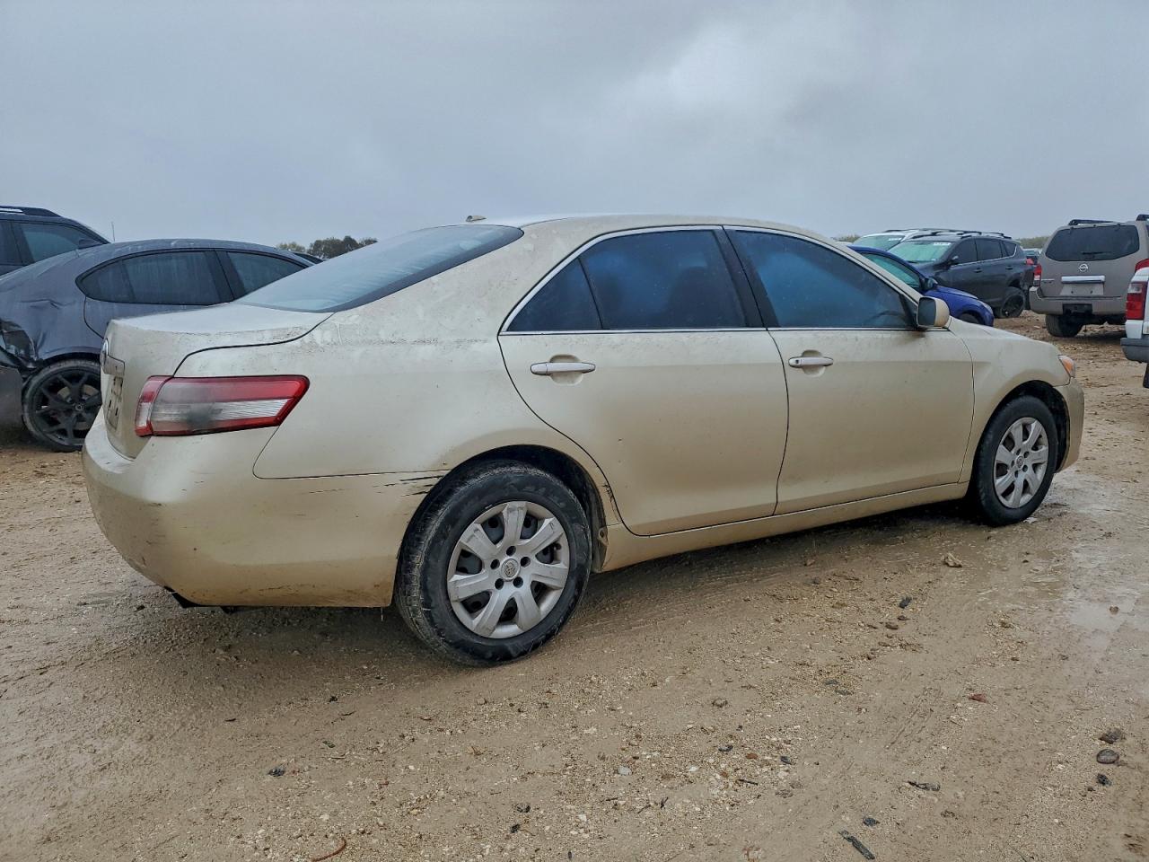 2010 TOYOTA CAMRY BASE photo 5