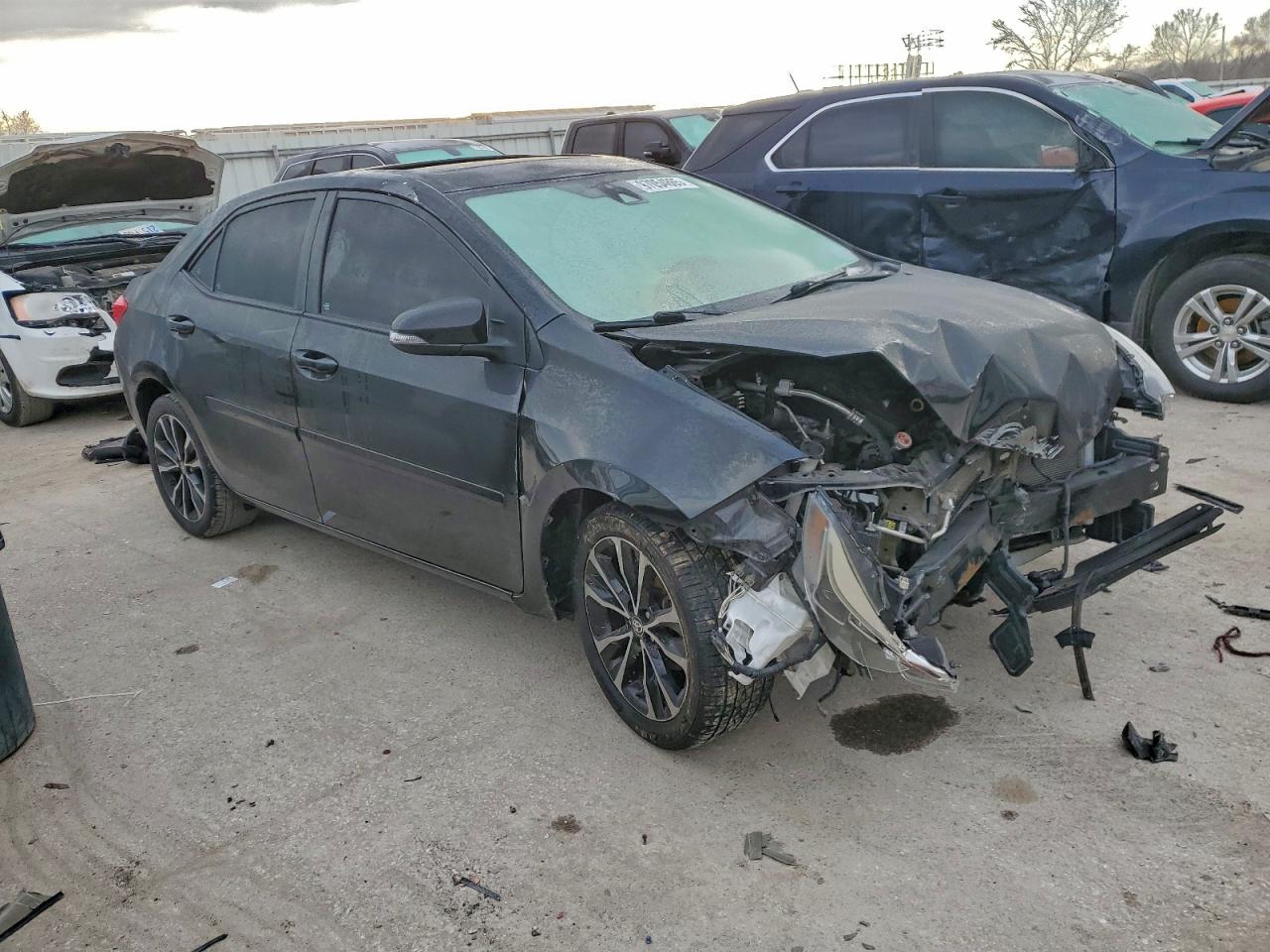 2017 TOYOTA COROLLA L photo 4