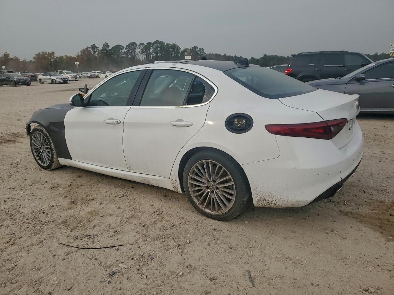 2017 ALFA ROMEO GIULIA TI photo 5