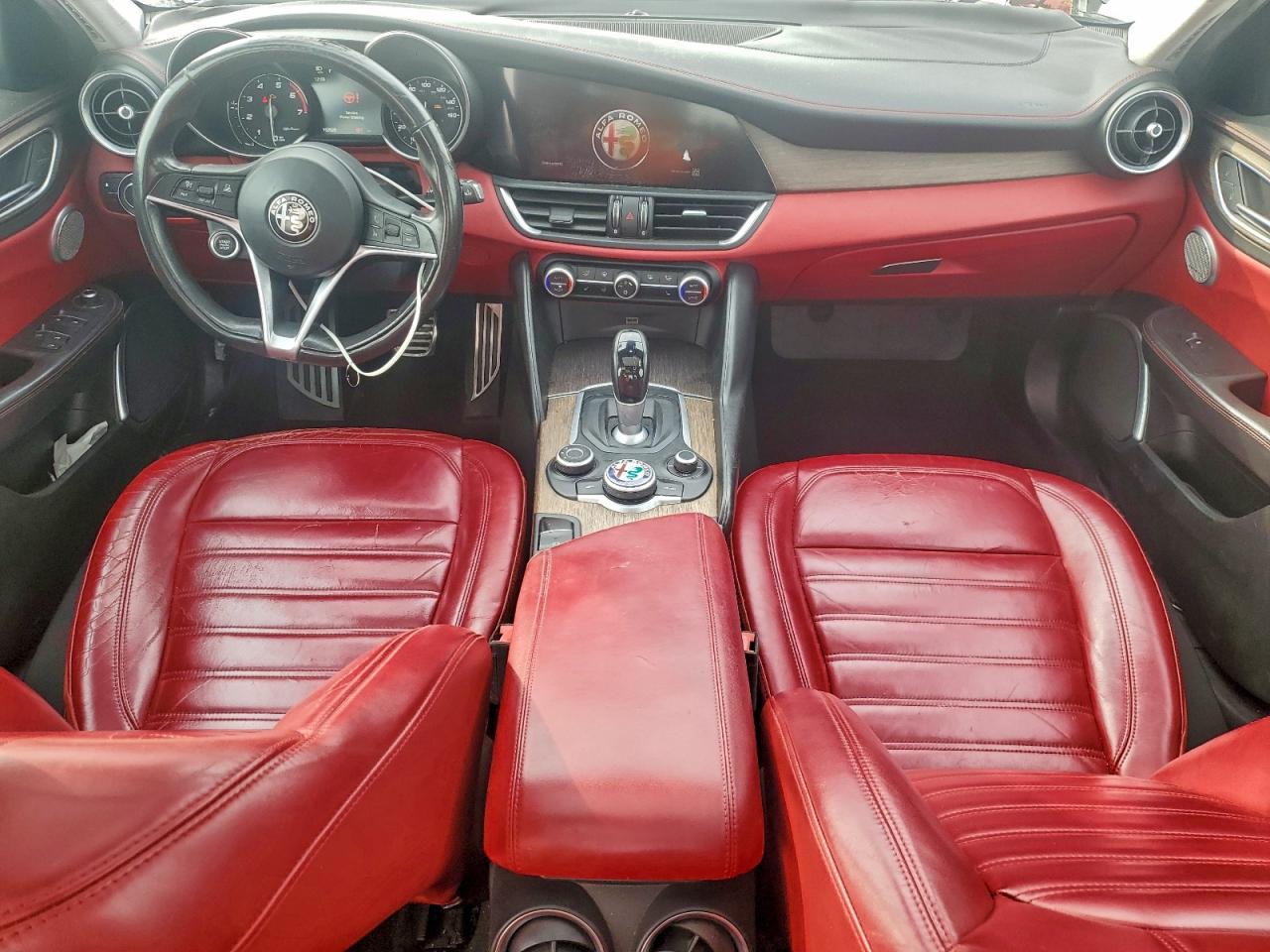 2017 ALFA ROMEO GIULIA TI photo 29