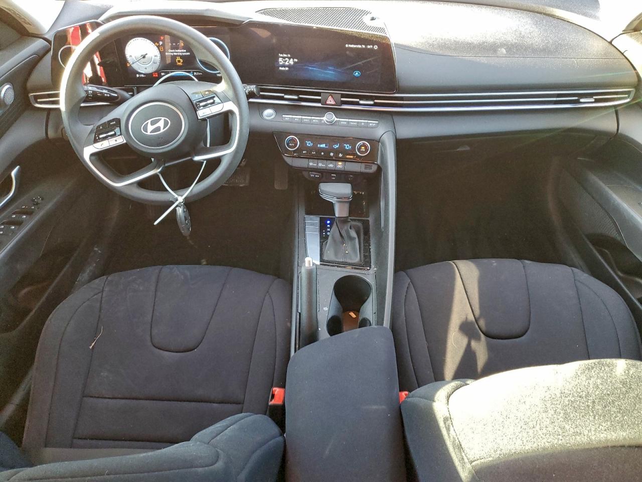 2024 HYUNDAI ELANTRA SEL photo 8
