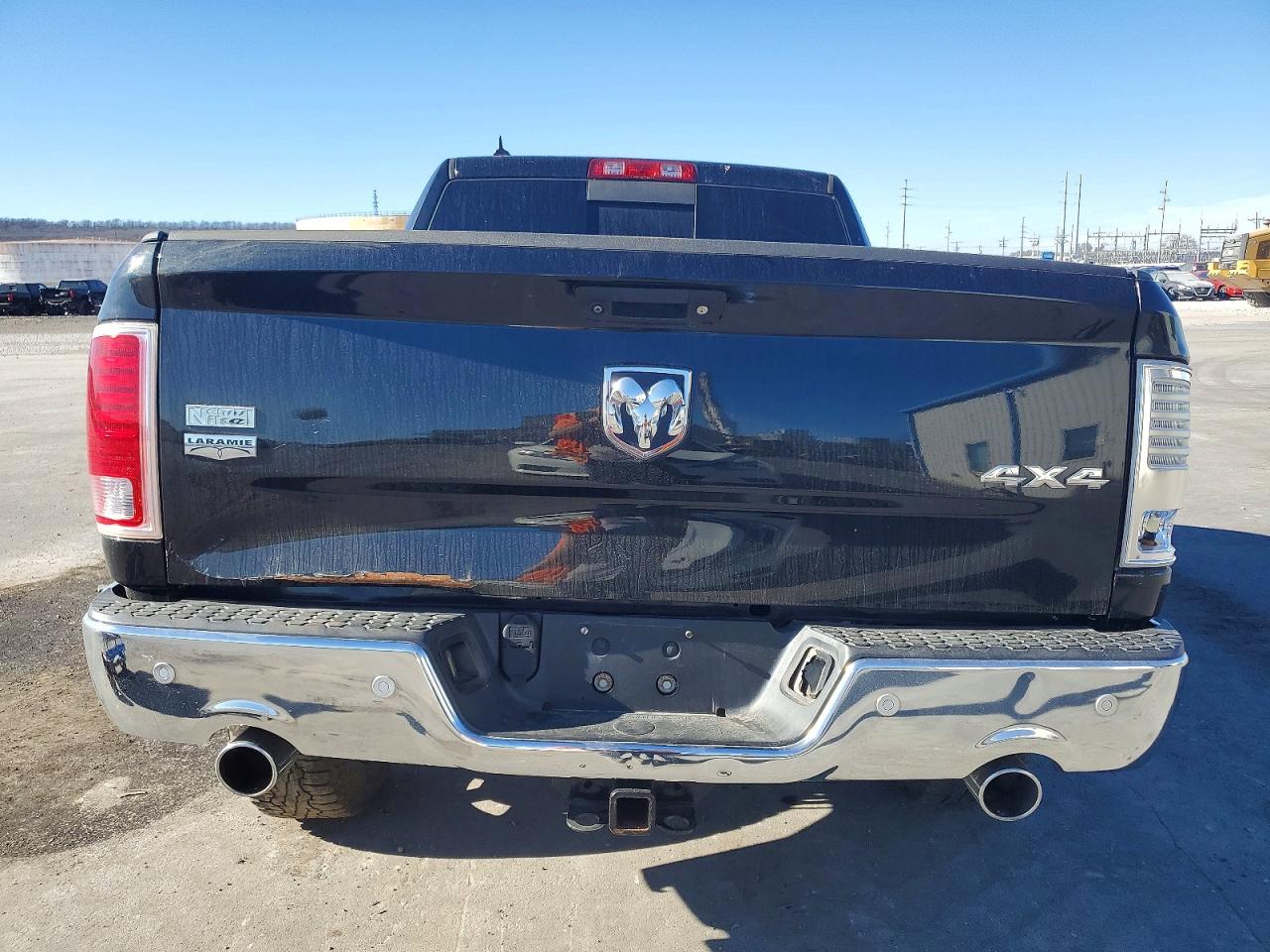 2017 RAM 1500 LARAMIE photo 6