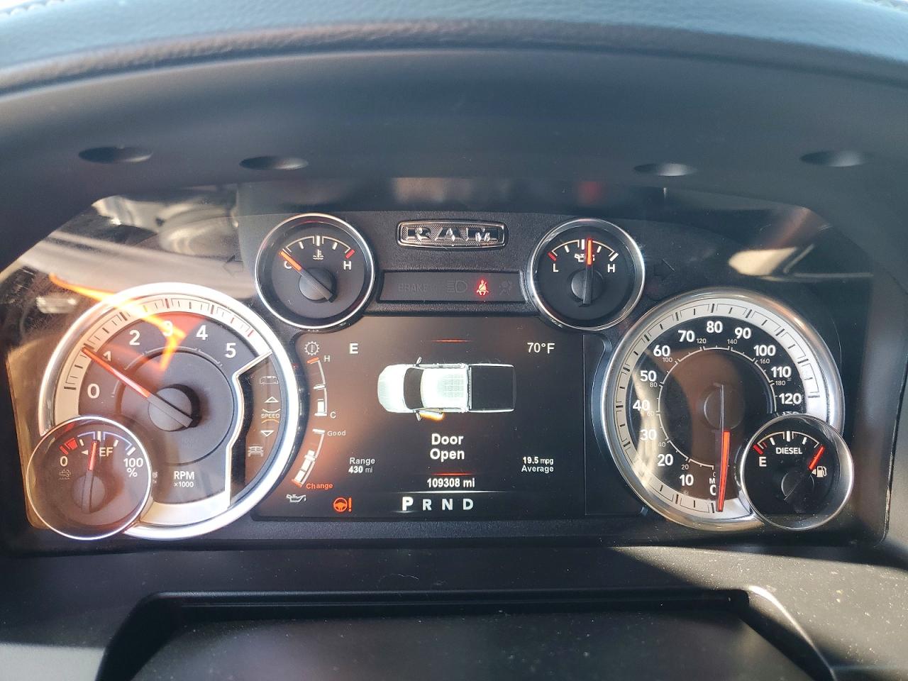 2017 RAM 1500 LARAMIE photo 9