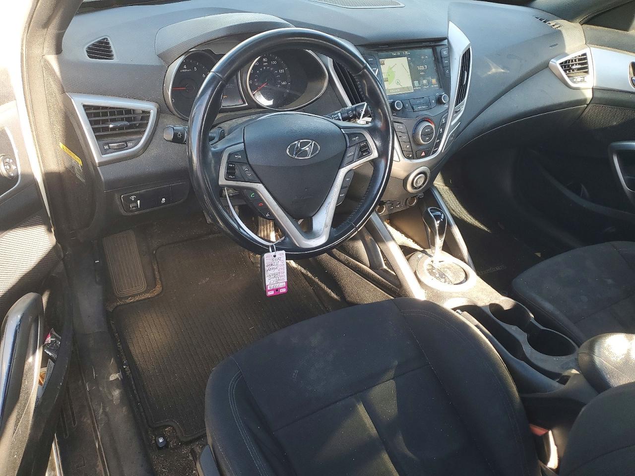 2017 HYUNDAI VELOSTER photo 8