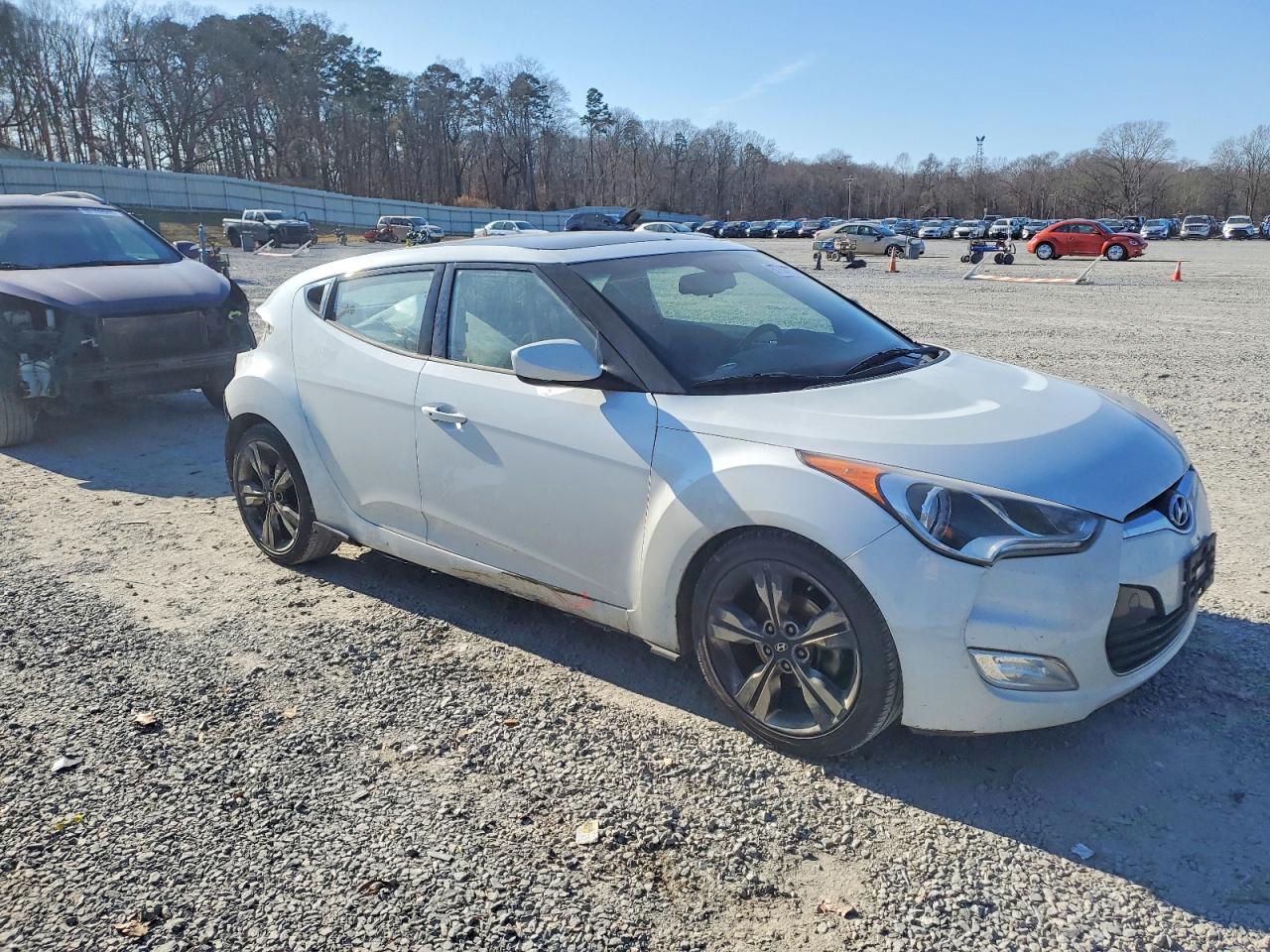 2017 HYUNDAI VELOSTER photo 4