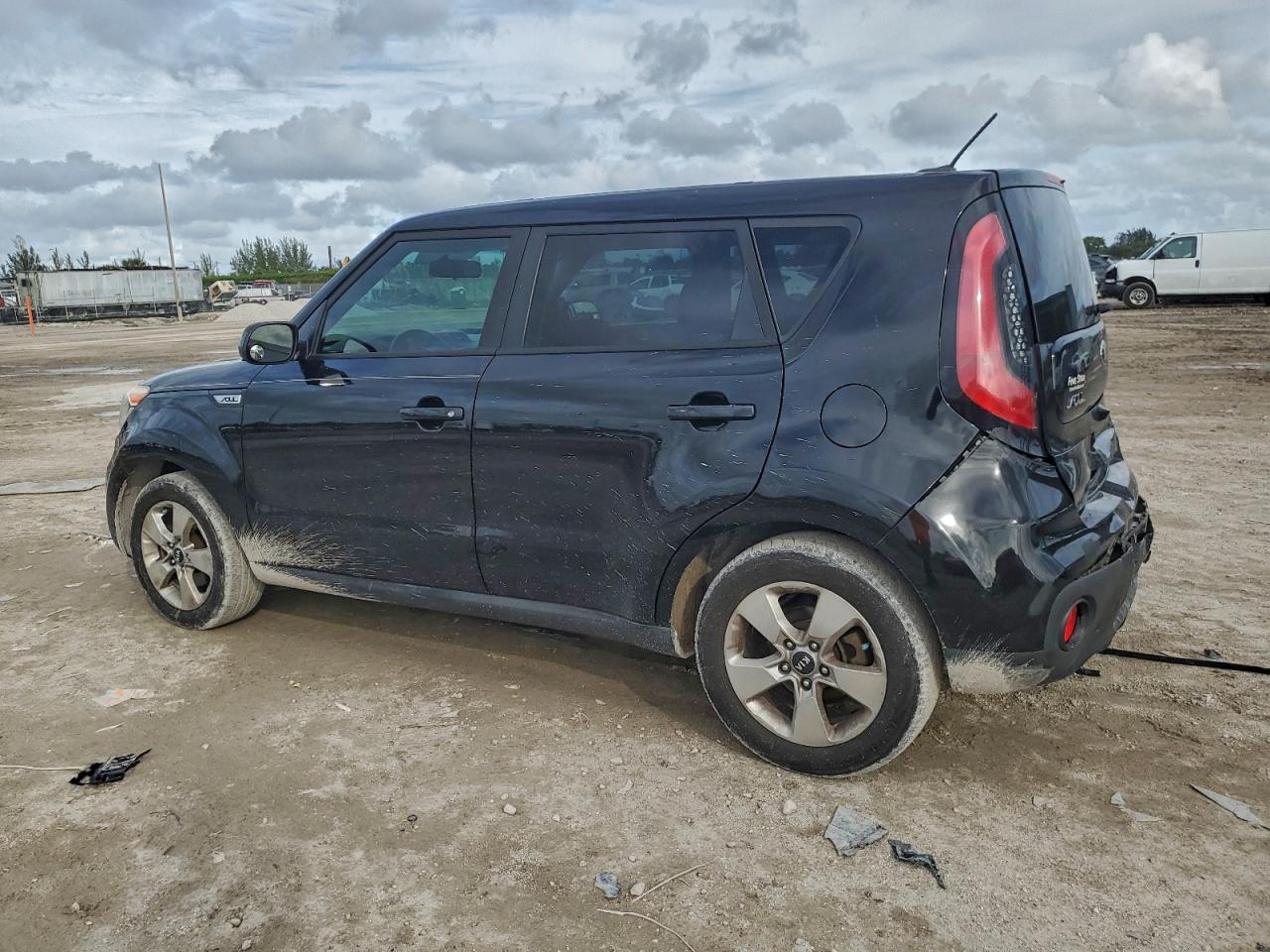 2017 KIA SOUL photo 2