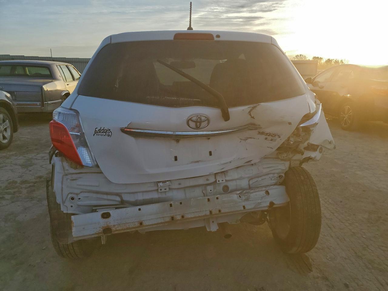2014 TOYOTA YARIS photo 6