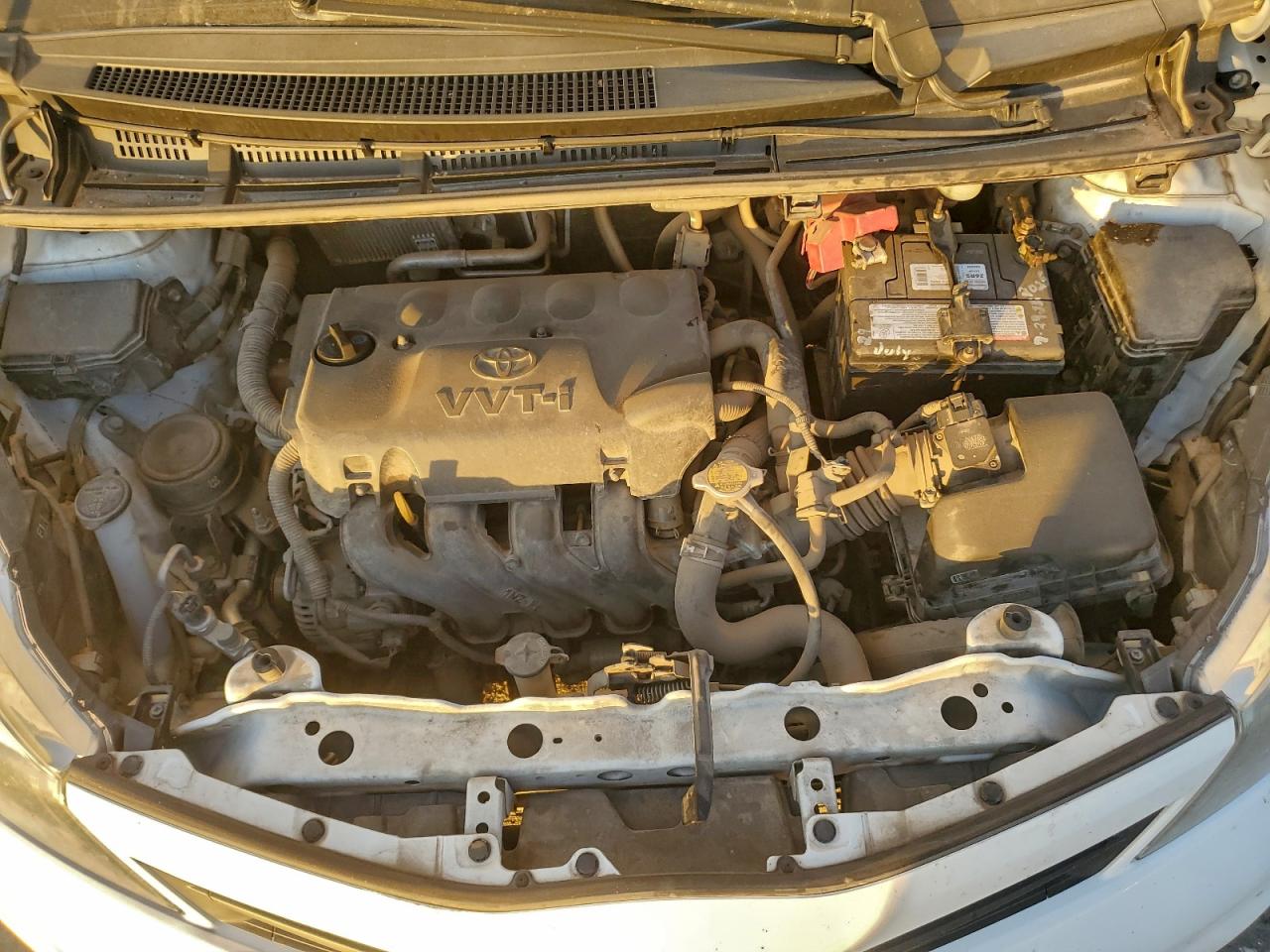 2014 TOYOTA YARIS photo 11