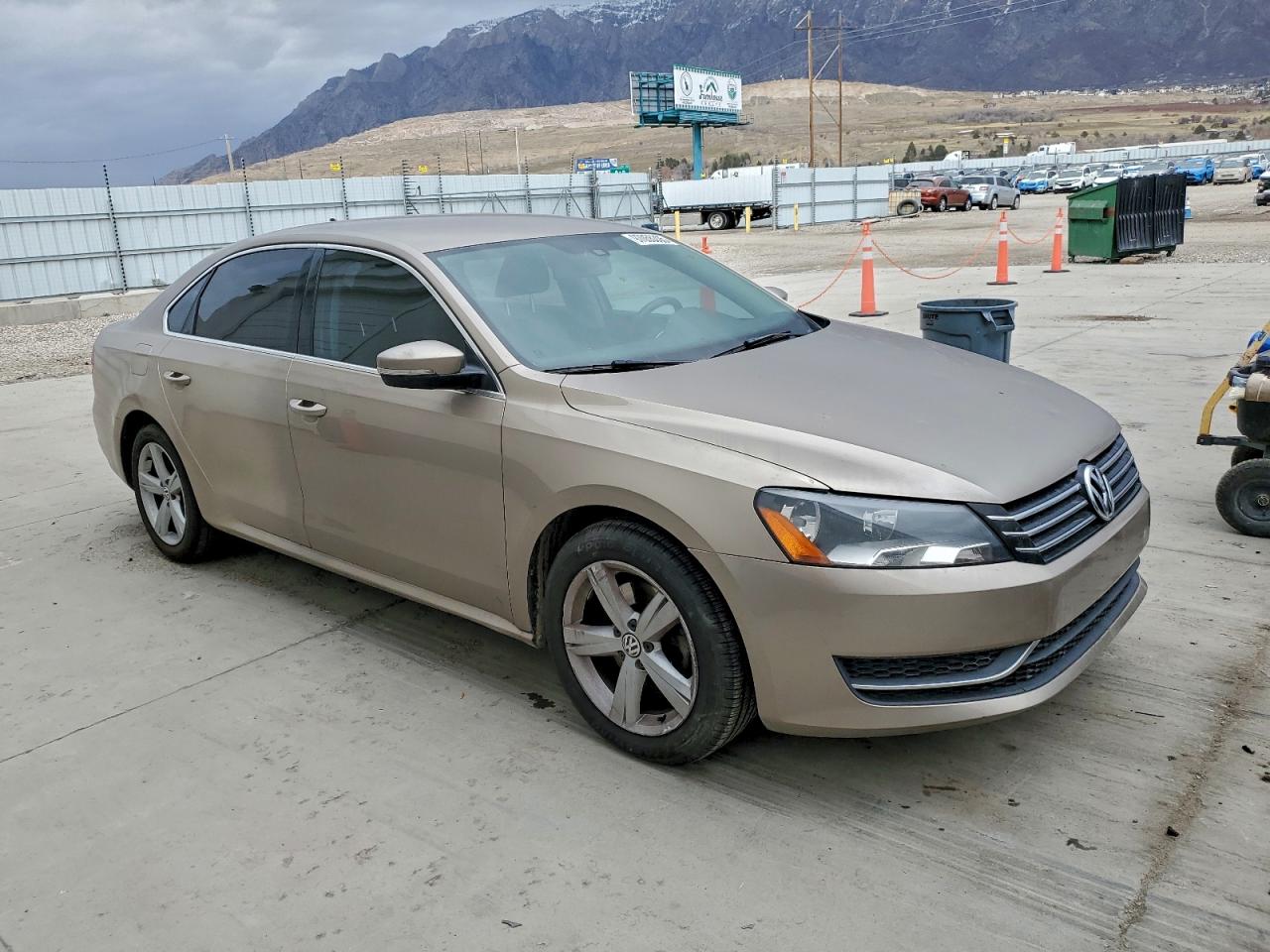 2015 VOLKSWAGEN PASSAT SE photo 10