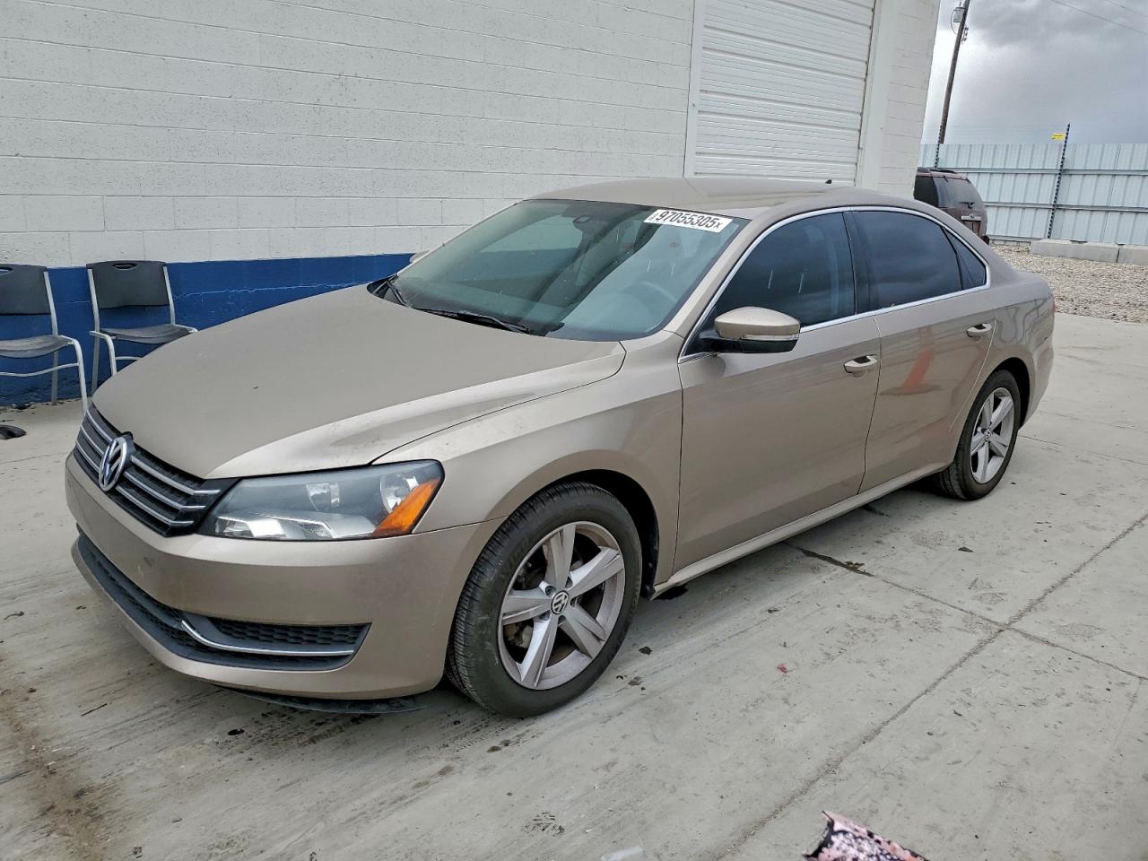 2015 VOLKSWAGEN PASSAT