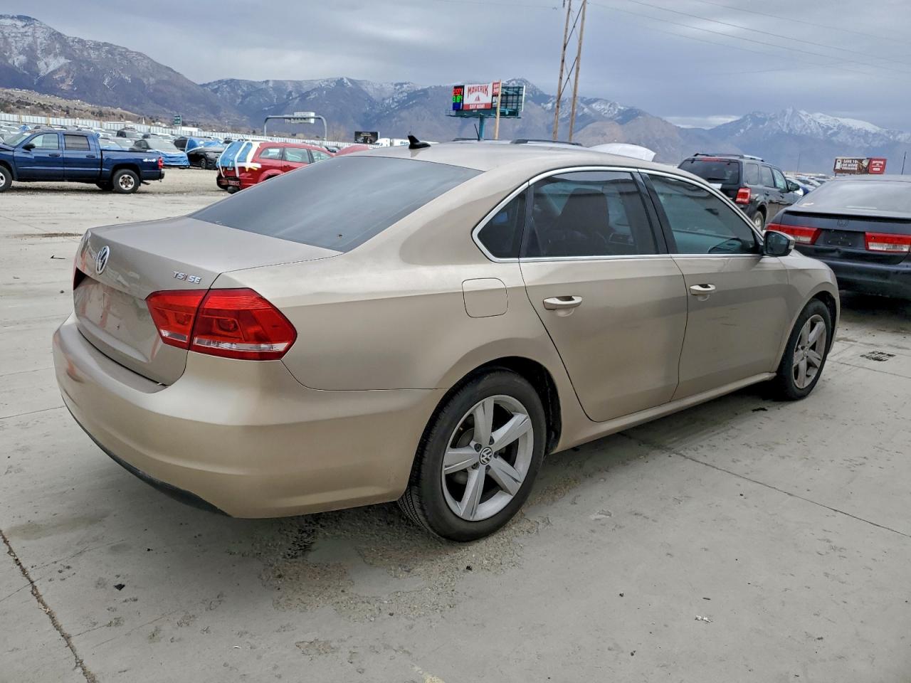 2015 VOLKSWAGEN PASSAT SE photo 7