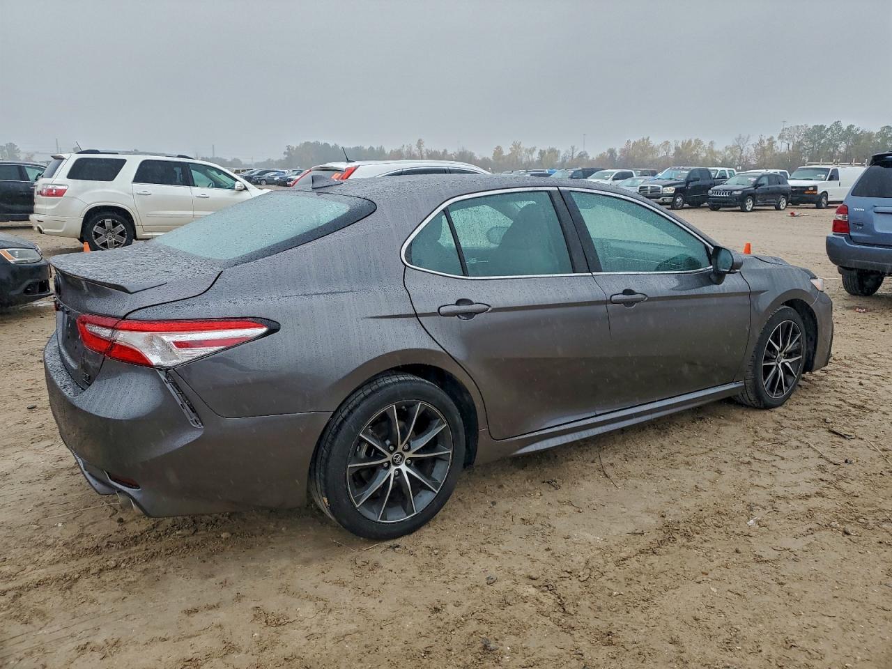 2023 TOYOTA CAMRY SE NIGHT SHADE photo 3