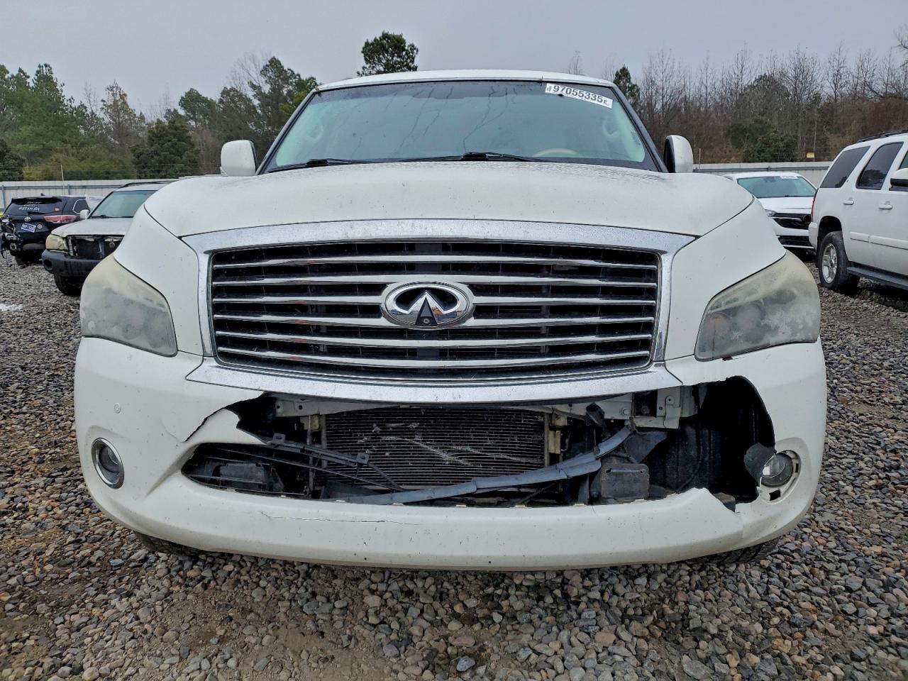 2012 INFINITI QX56 photo 9