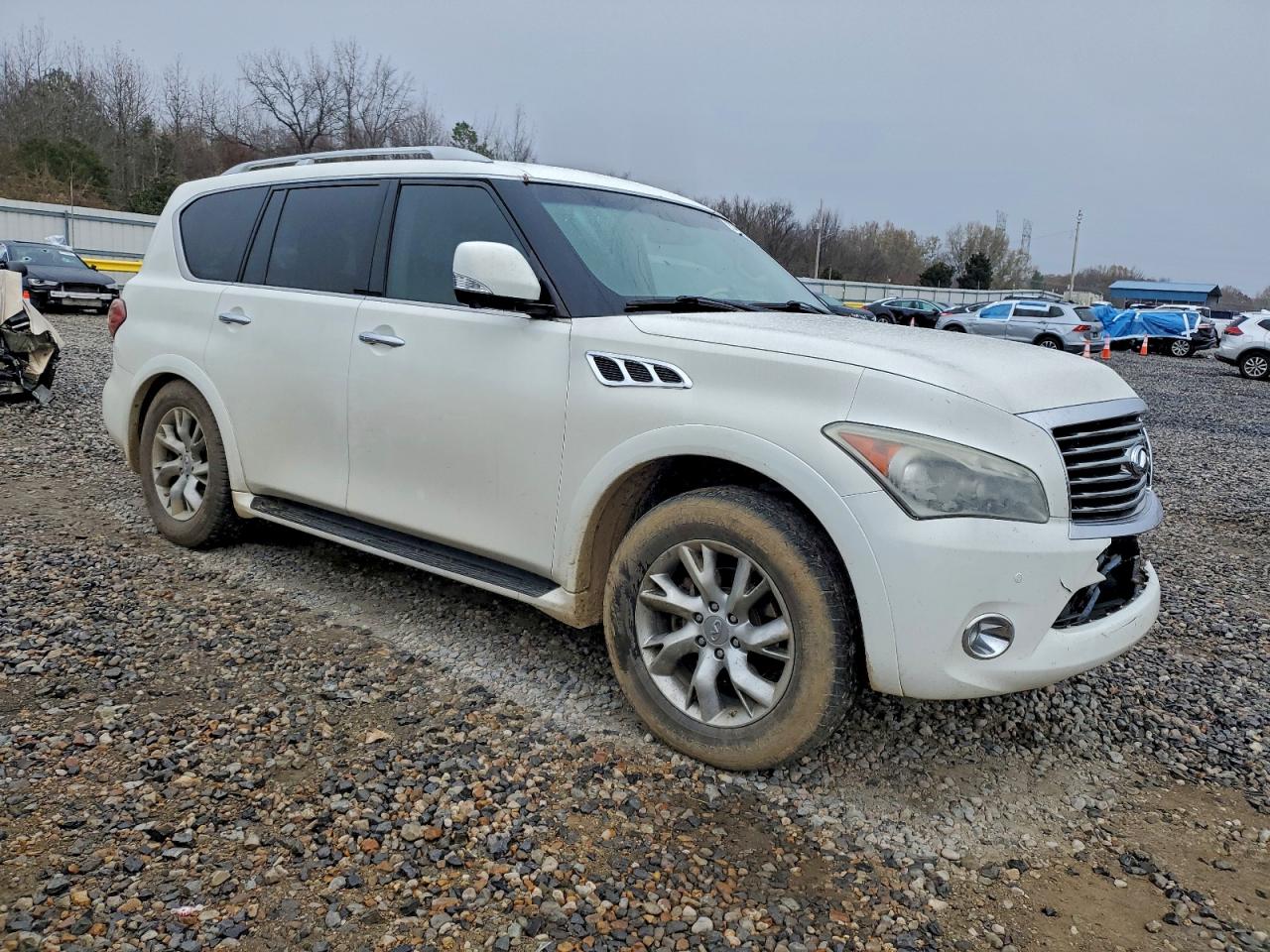 2012 INFINITI QX56 photo 7