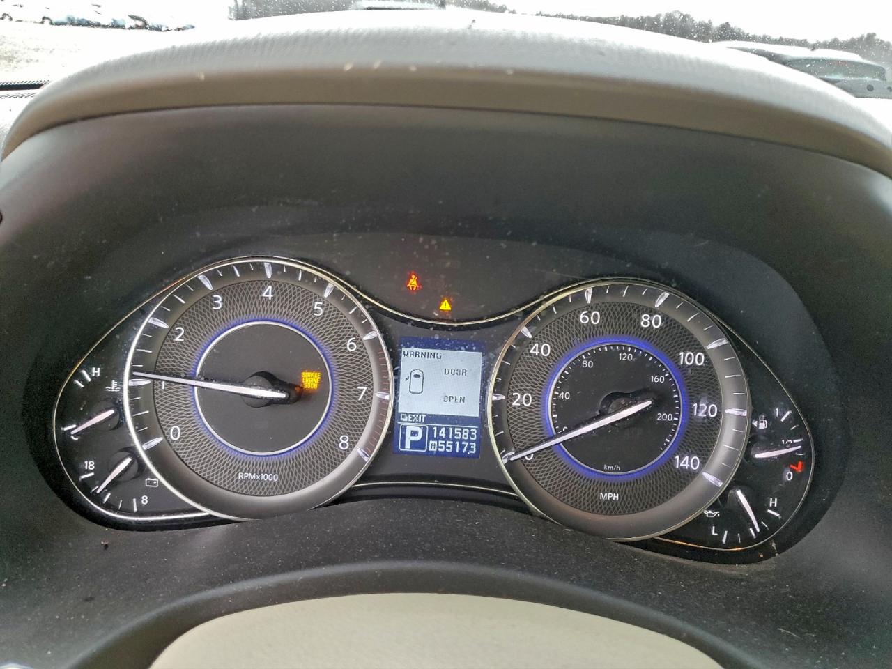 2012 INFINITI QX56 photo 17