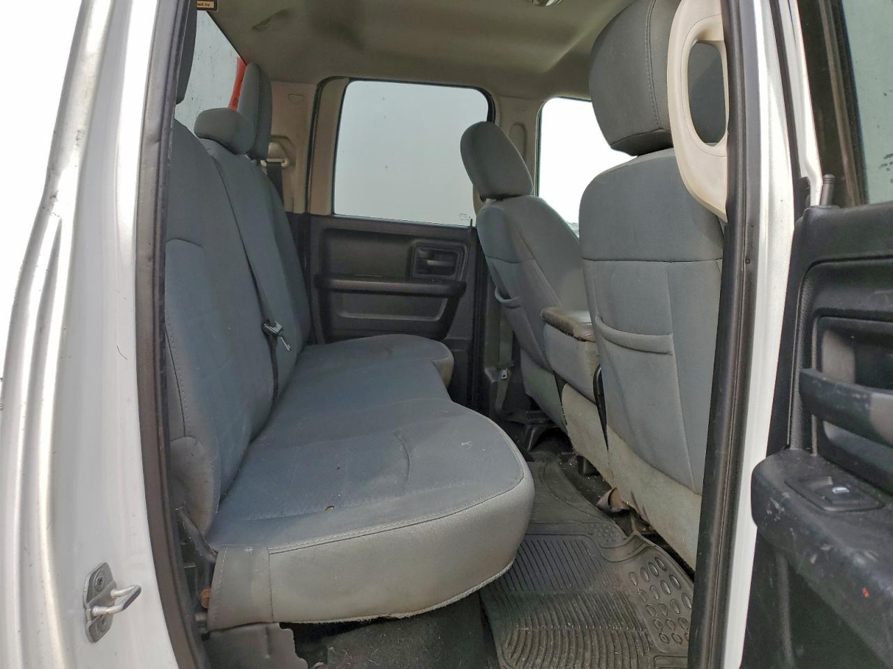 2013 RAM 1500 ST photo 19