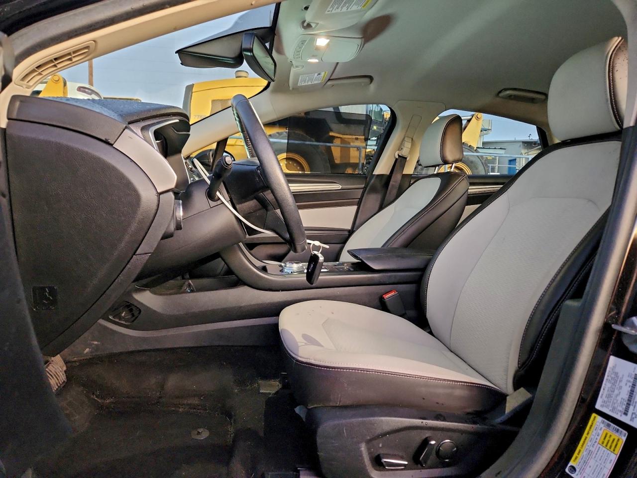 2020 FORD FUSION SE photo 19
