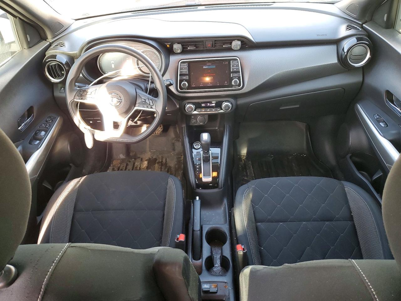 2018 NISSAN KICKS S photo 8