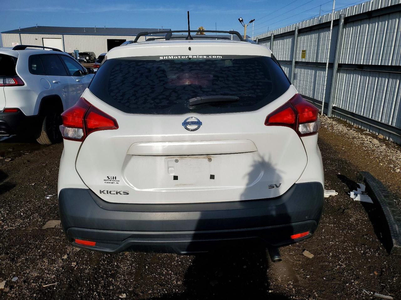2018 NISSAN KICKS S photo 6