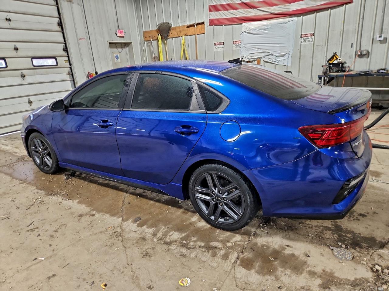 2021 KIA FORTE GT LINE photo 3