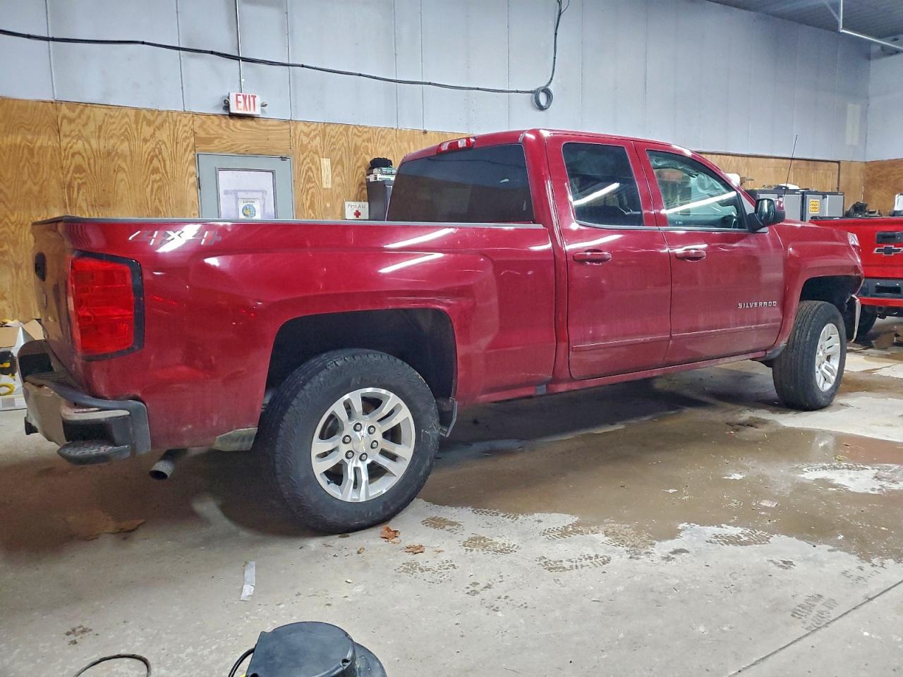 2018 CHEVROLET SILVERADO K1500 LT photo 3