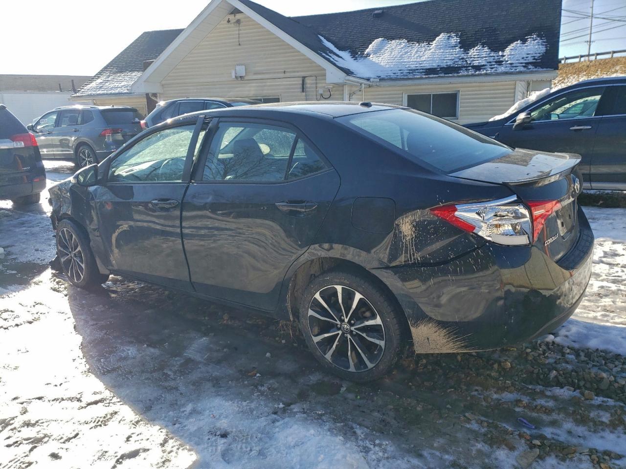 2017 TOYOTA COROLLA L photo 3