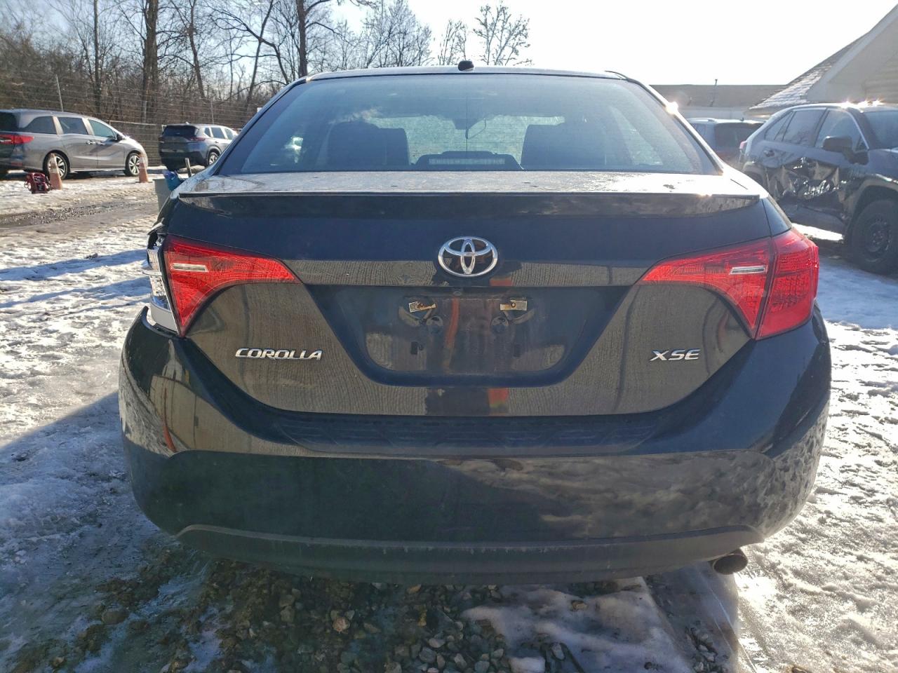 2017 TOYOTA COROLLA L photo 11
