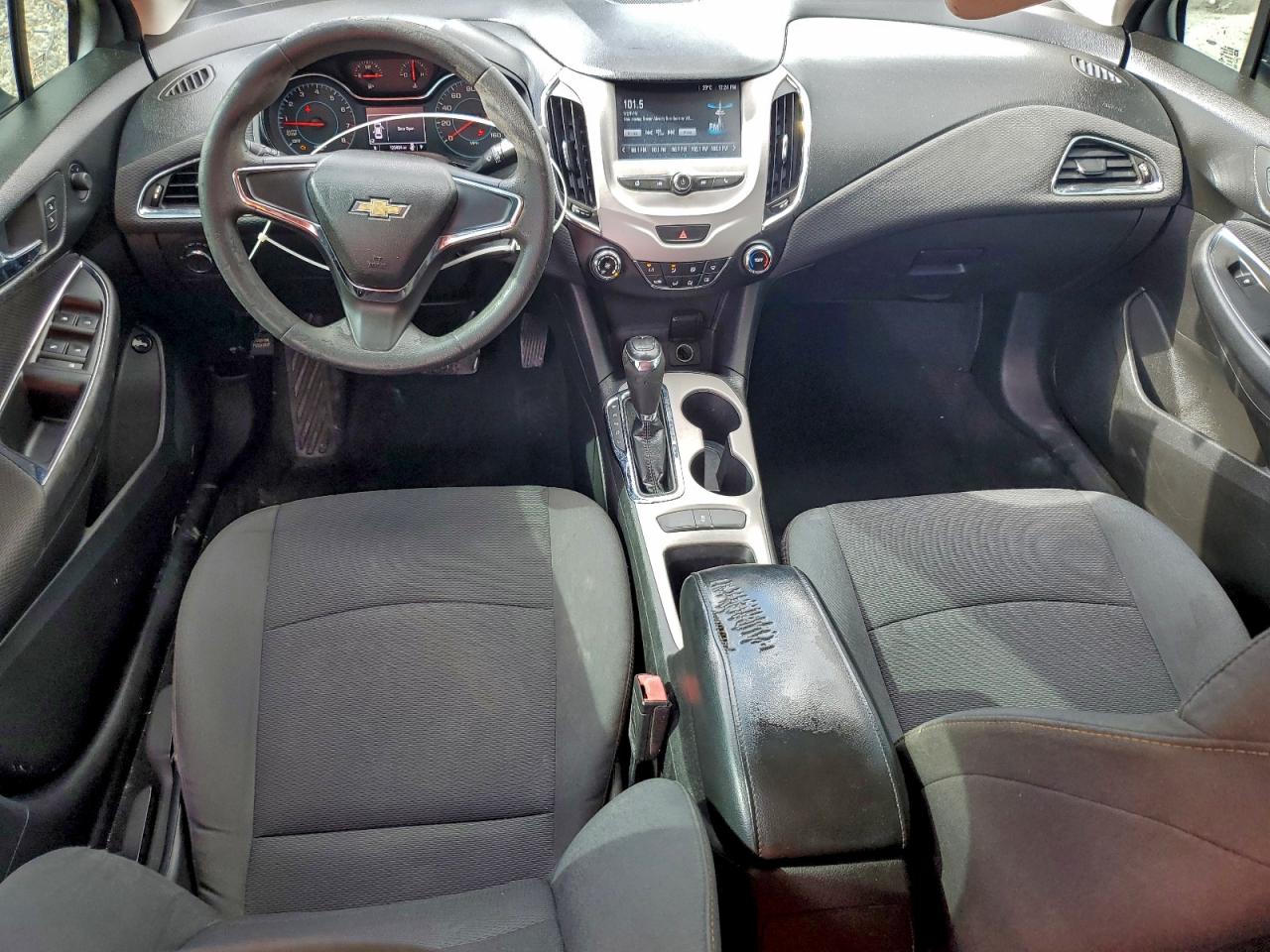 2017 CHEVROLET CRUZE LS photo 22