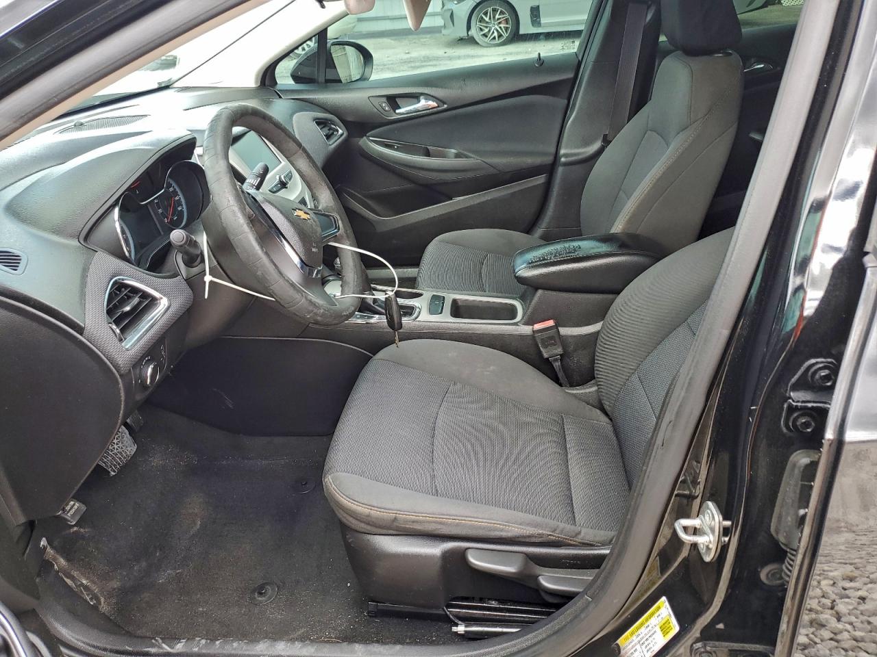 2017 CHEVROLET CRUZE LS photo 19