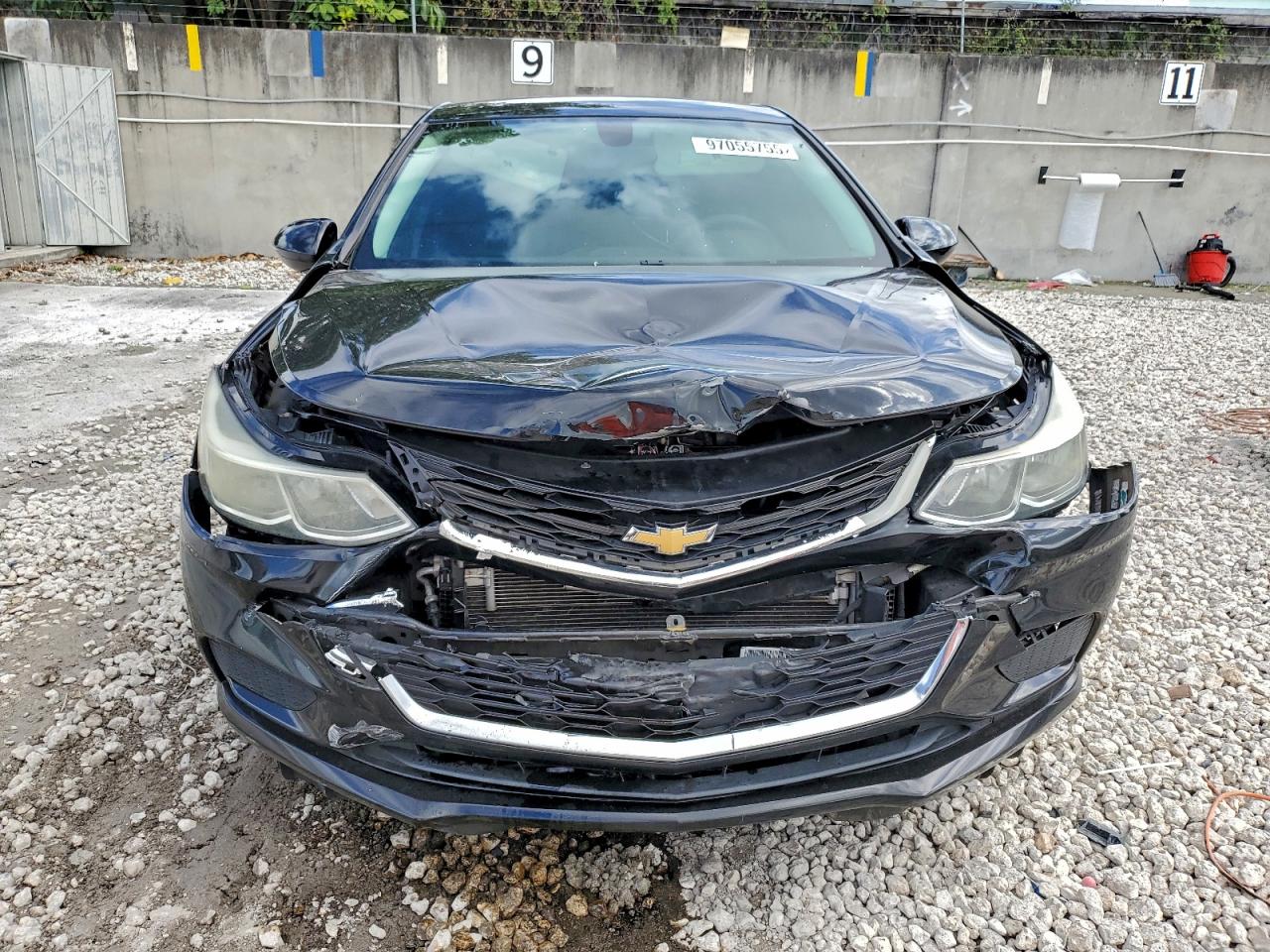 2017 CHEVROLET CRUZE LS photo 13